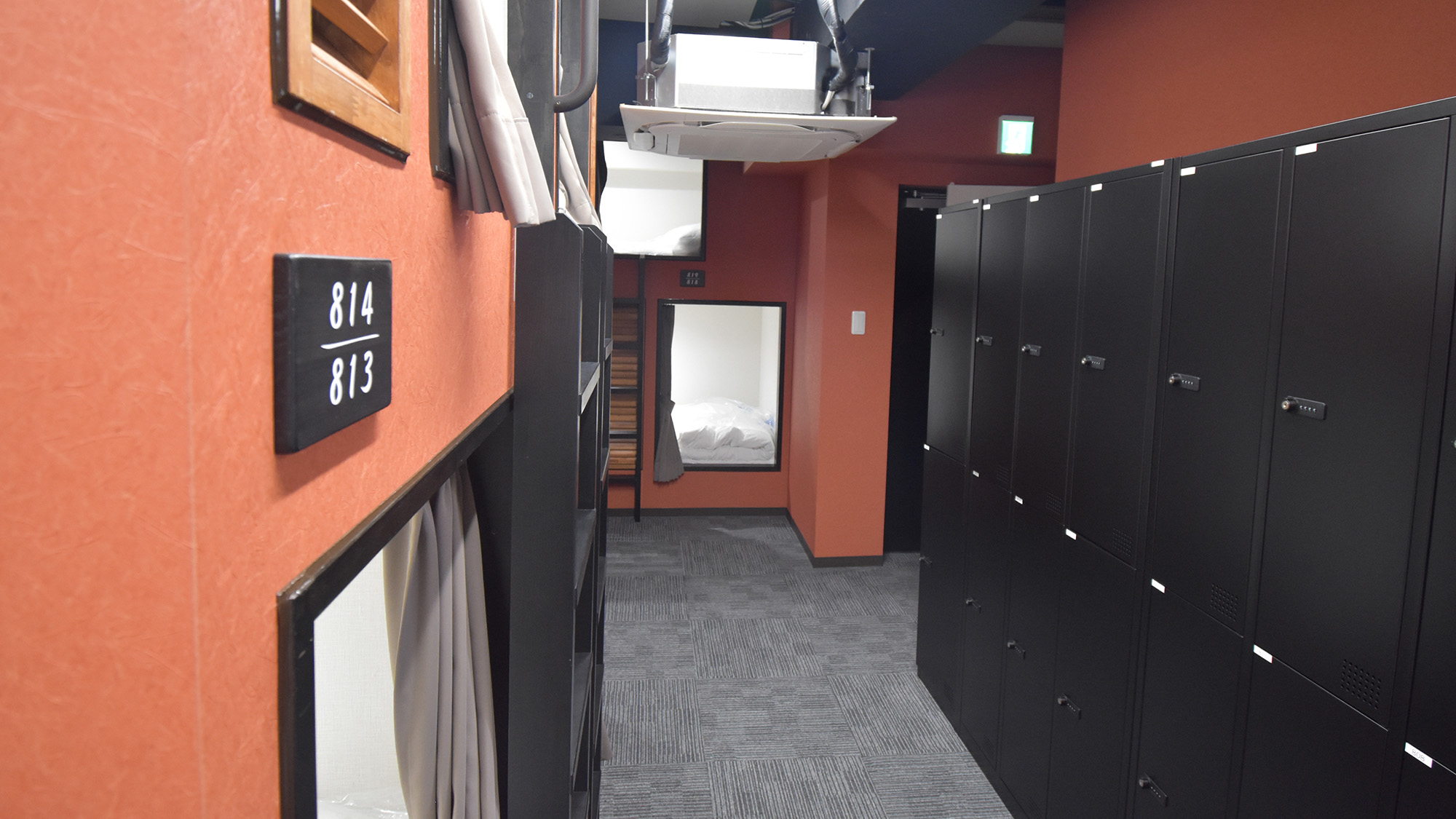 ・【カプセル一例】女性専用フロア。1カプセルにつき鍵付きのロッカー1つ利用可能です