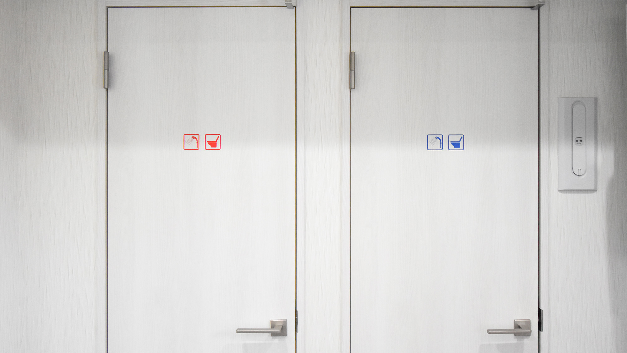 ・【宿泊フロア】9Fは男女別々の共用のお手洗いも設置しております