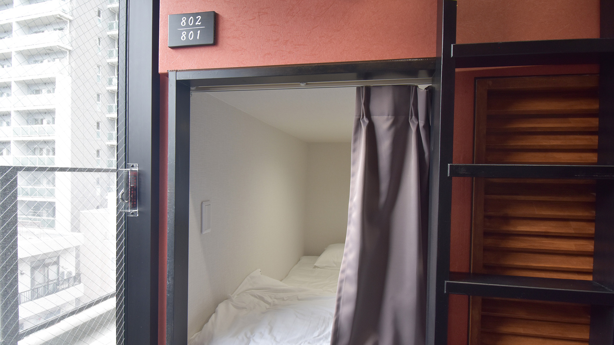 ・【カプセル一例】広めのカプセルでゆっくりとお休みください