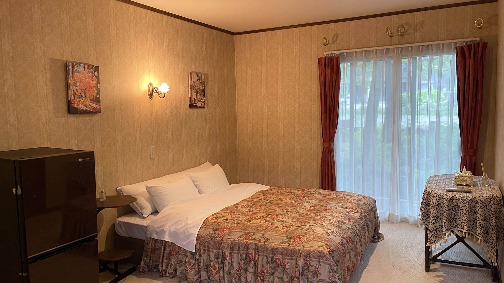 ・【新館ダブルルーム】一人旅にもご利用いただけるお部屋です（※客室ごとにイメージが異なります）