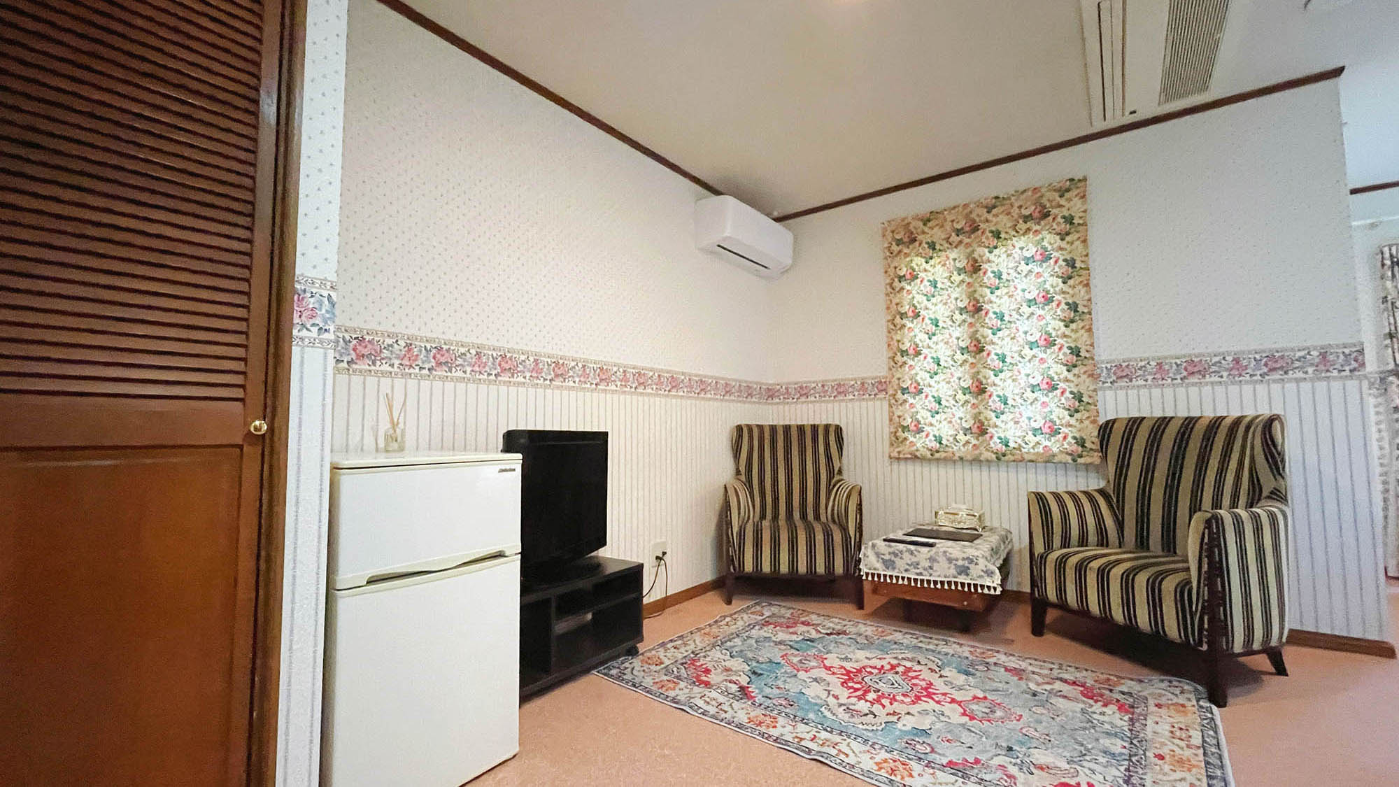 ・【新館ツインルーム】設備が揃っており、快適にご滞在いただます（※客室ごとにイメージが異なります）