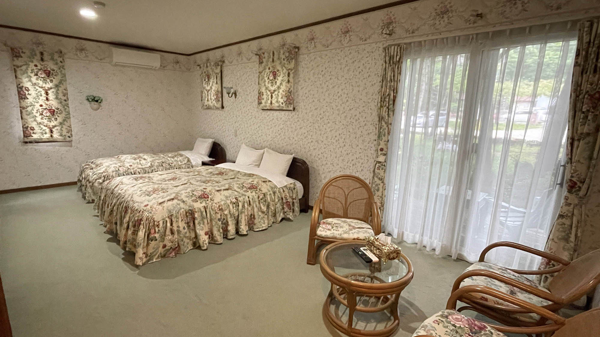 ・【新館ファミリールーム】休暇にぴったりな穏やかな雰囲気（※客室ごとにイメージが異なります）