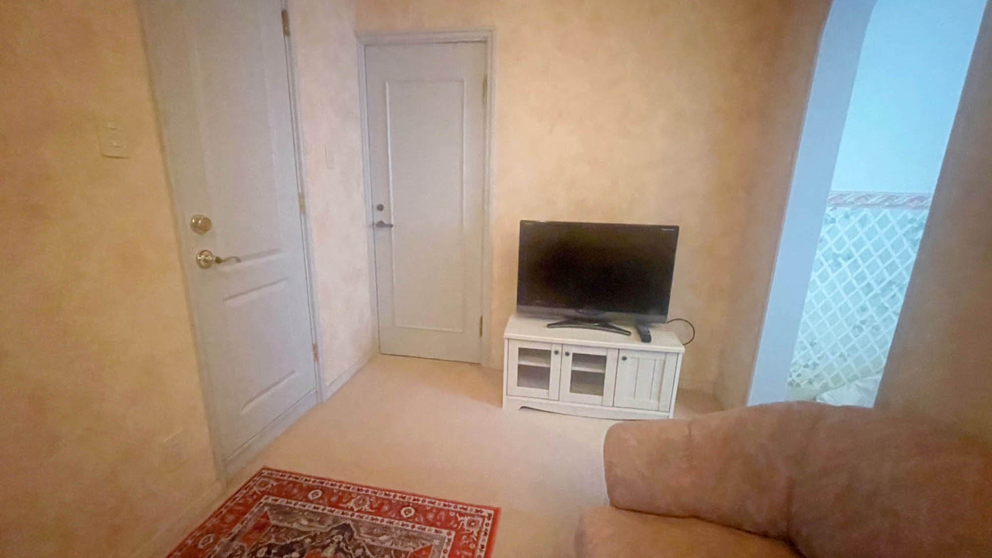 ・【本館トリプルルーム（バストイレセパレート）】非日常な雰囲気（※客室ごとにイメージが異なります）