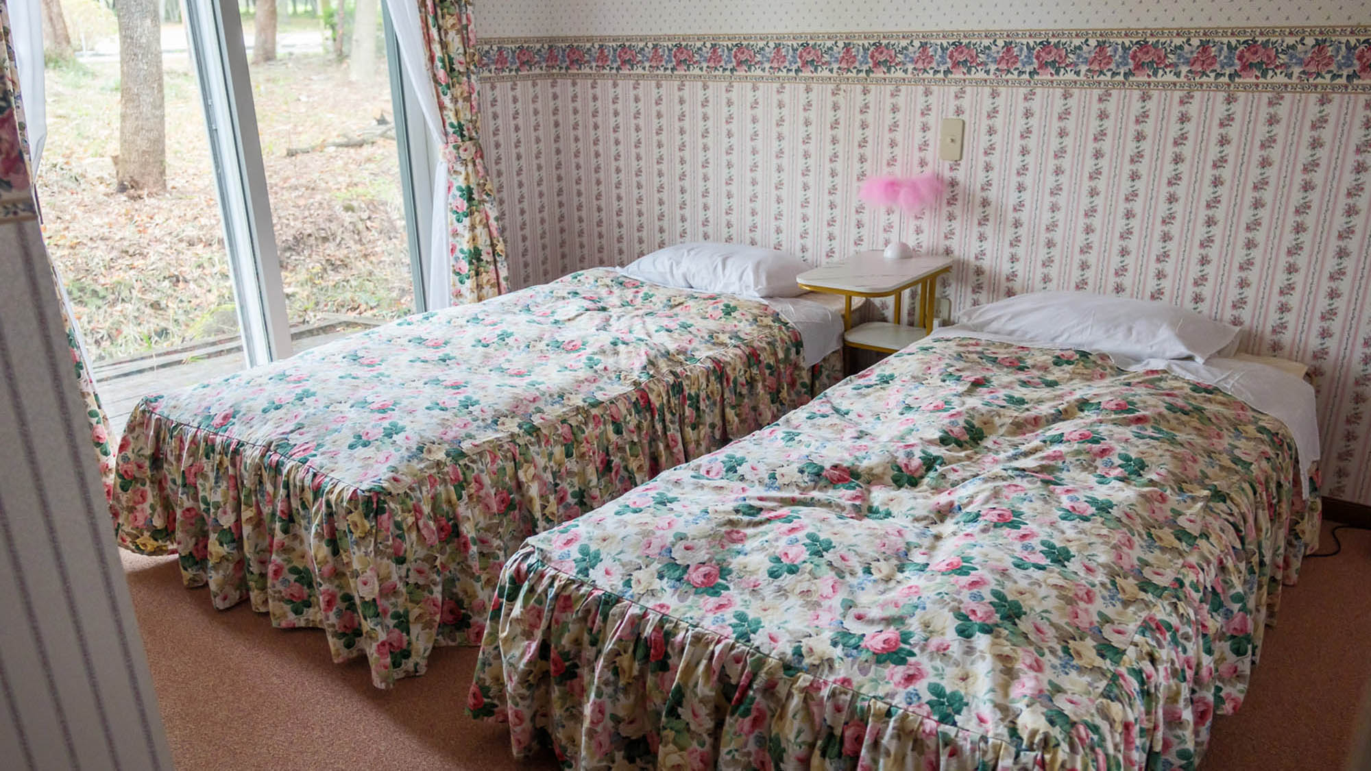 ・【新館ツインルーム】ベッド2台を設置した、程よい広さのお部屋（※客室ごとにイメージが異なります）