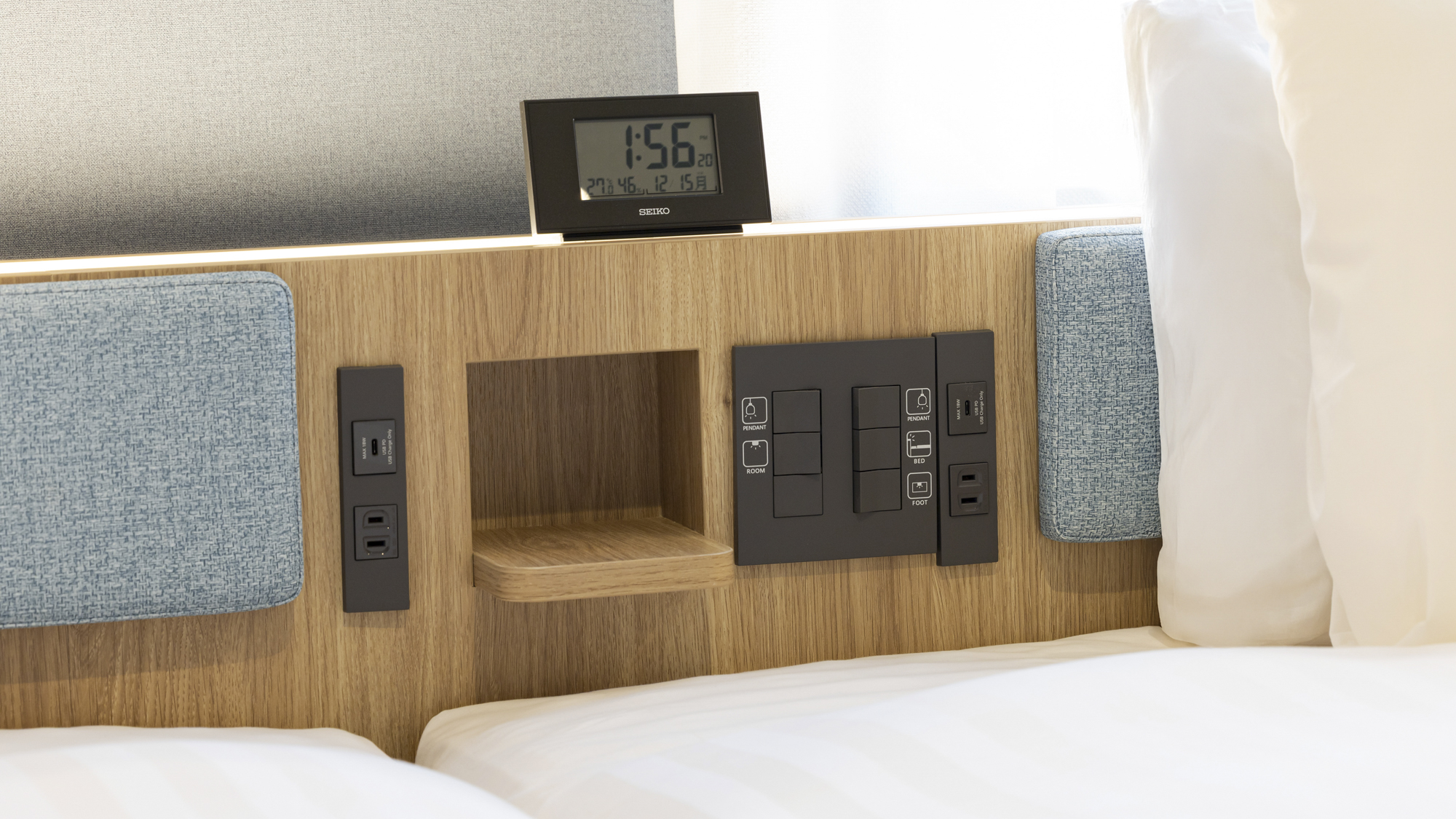 【ツインスタンダード】枕元にはType-Cポートを完備。くつろぎながらスマホも安心して充電できます。