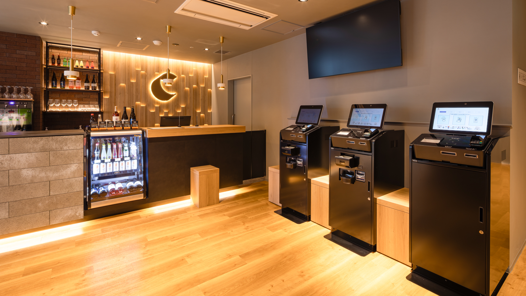 【フロント】ホテルの周辺情報に関してもお気軽にお声がけください。