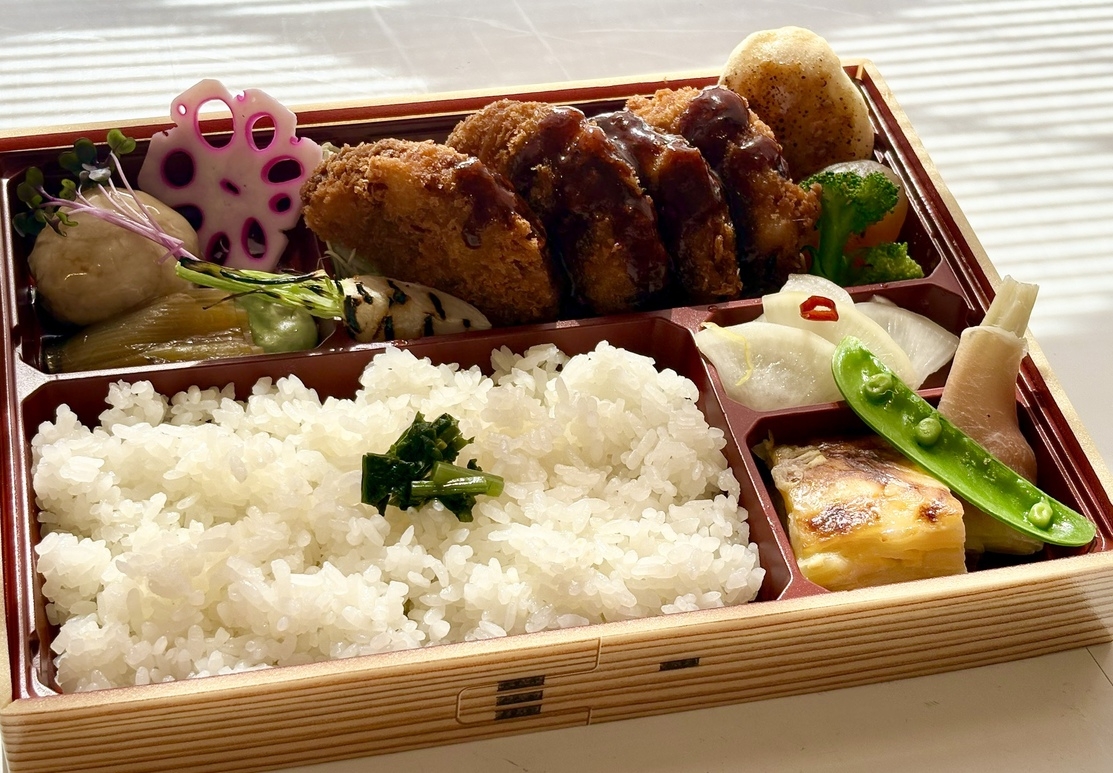 【選べるごちそう弁当】夕食付プランでホテル＆スパを満喫！◇朝食無料◇さらに嬉しい無料特典料も♪♪