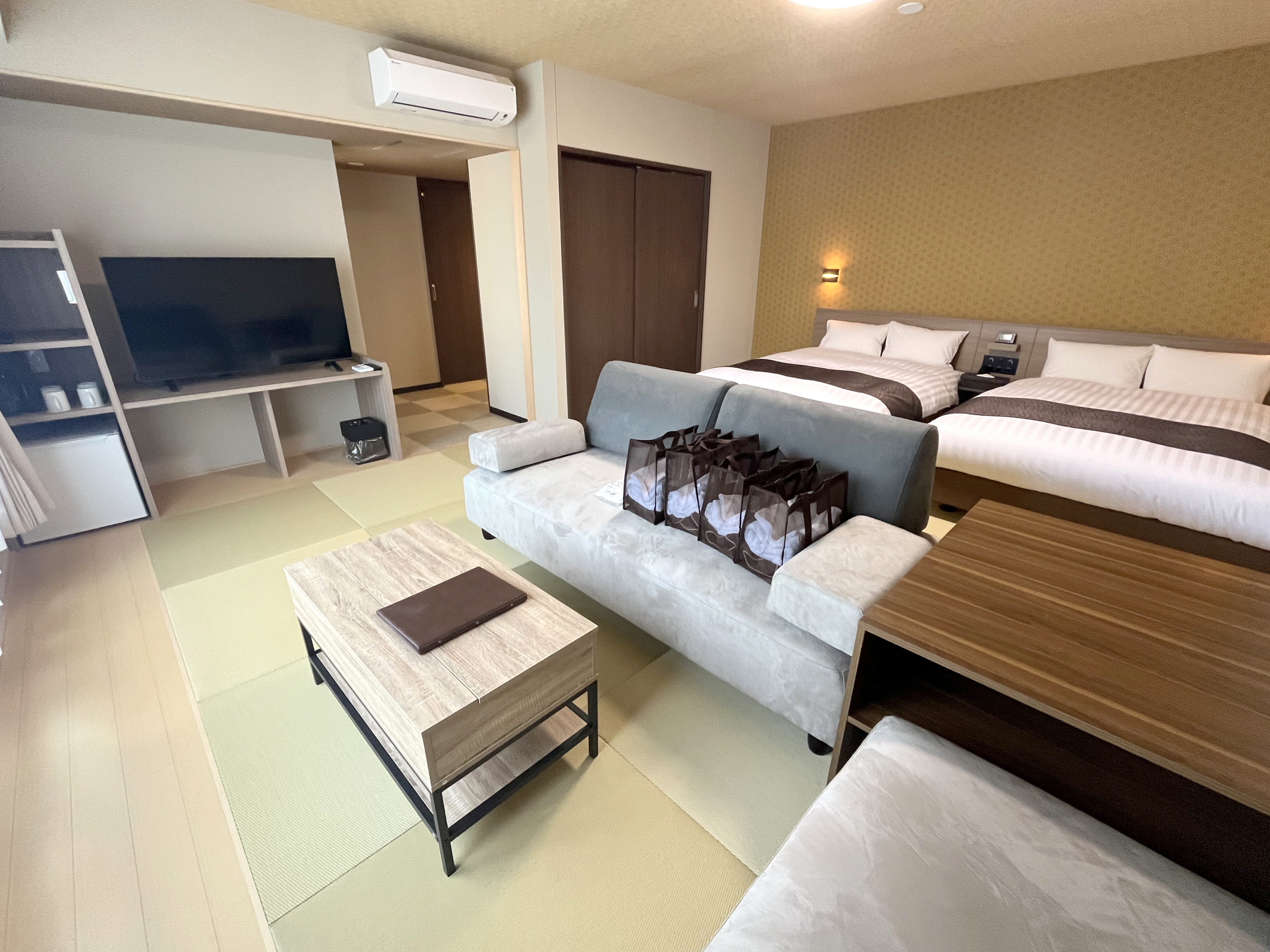 【和モダンベッドルーム】お布団もご用意♪セルフアレンジでお好きなお休みスタイルを♪