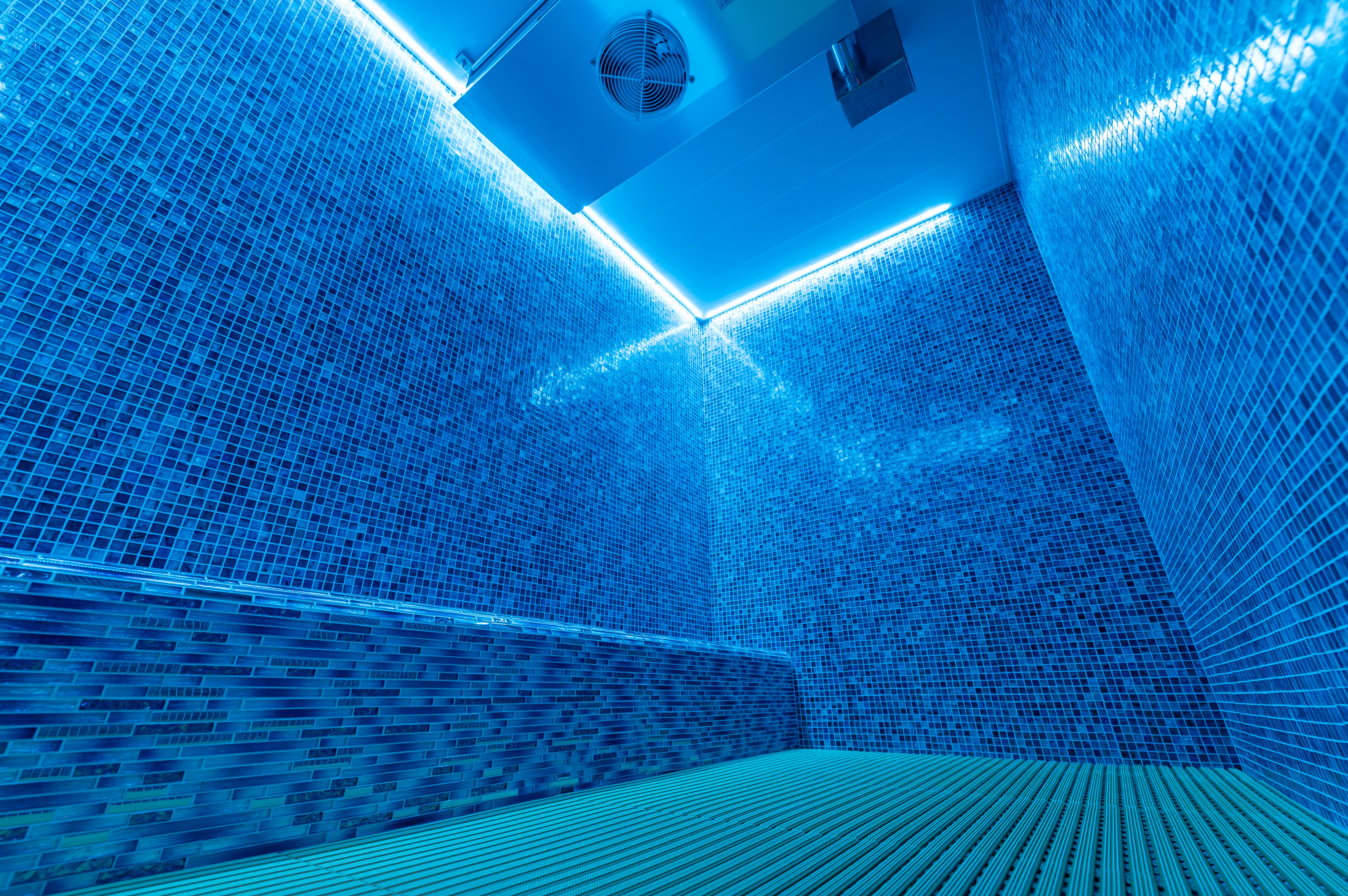 【クールルーム】岩盤浴で温まった体をクールに≪温冷効果を最大に引き上げます≫