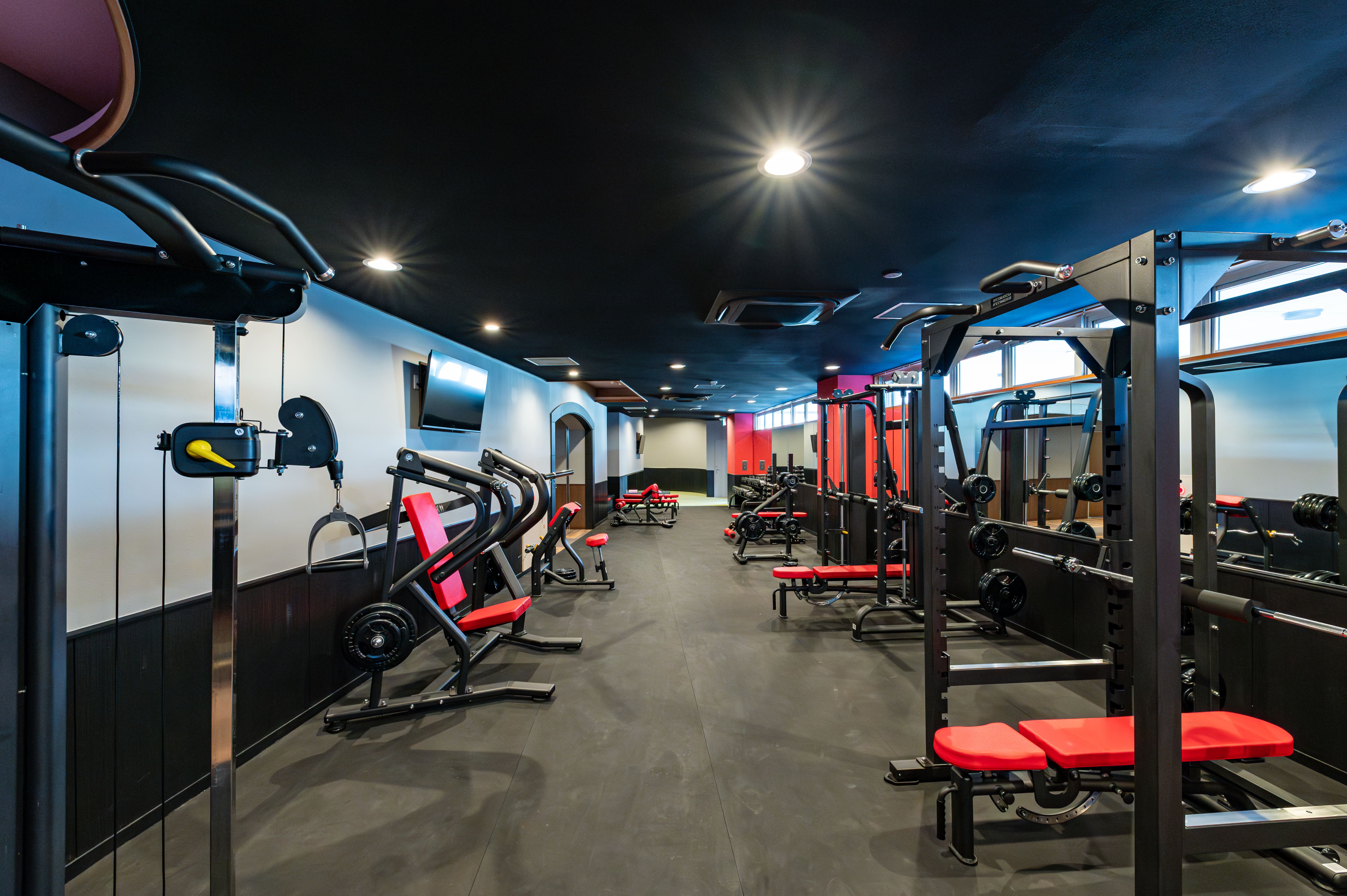 本格的な筋トレもOK　※トレーニングシューズが必要です