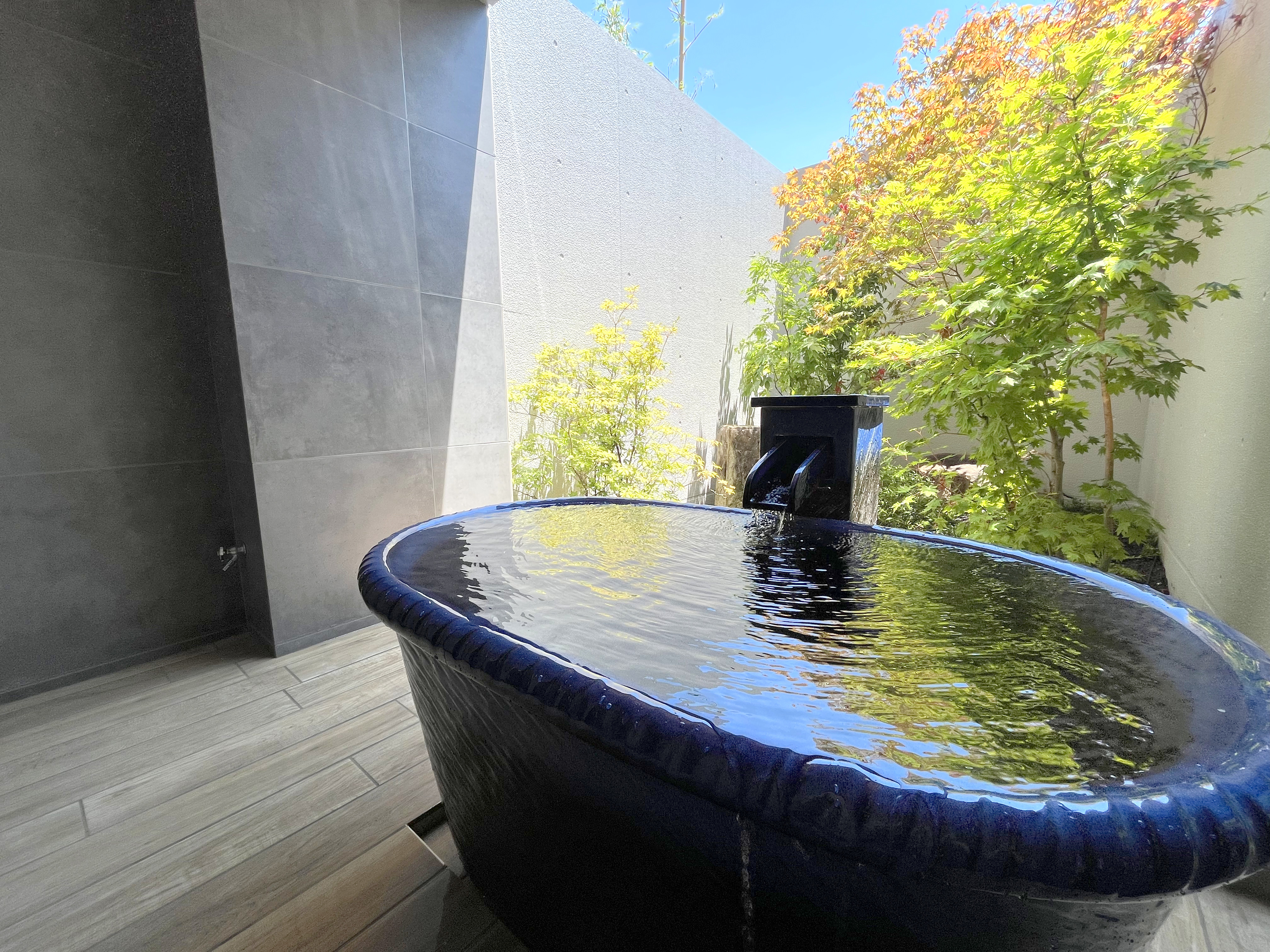 【天然温泉かけ流し貸切風呂】初夏の景色---☆