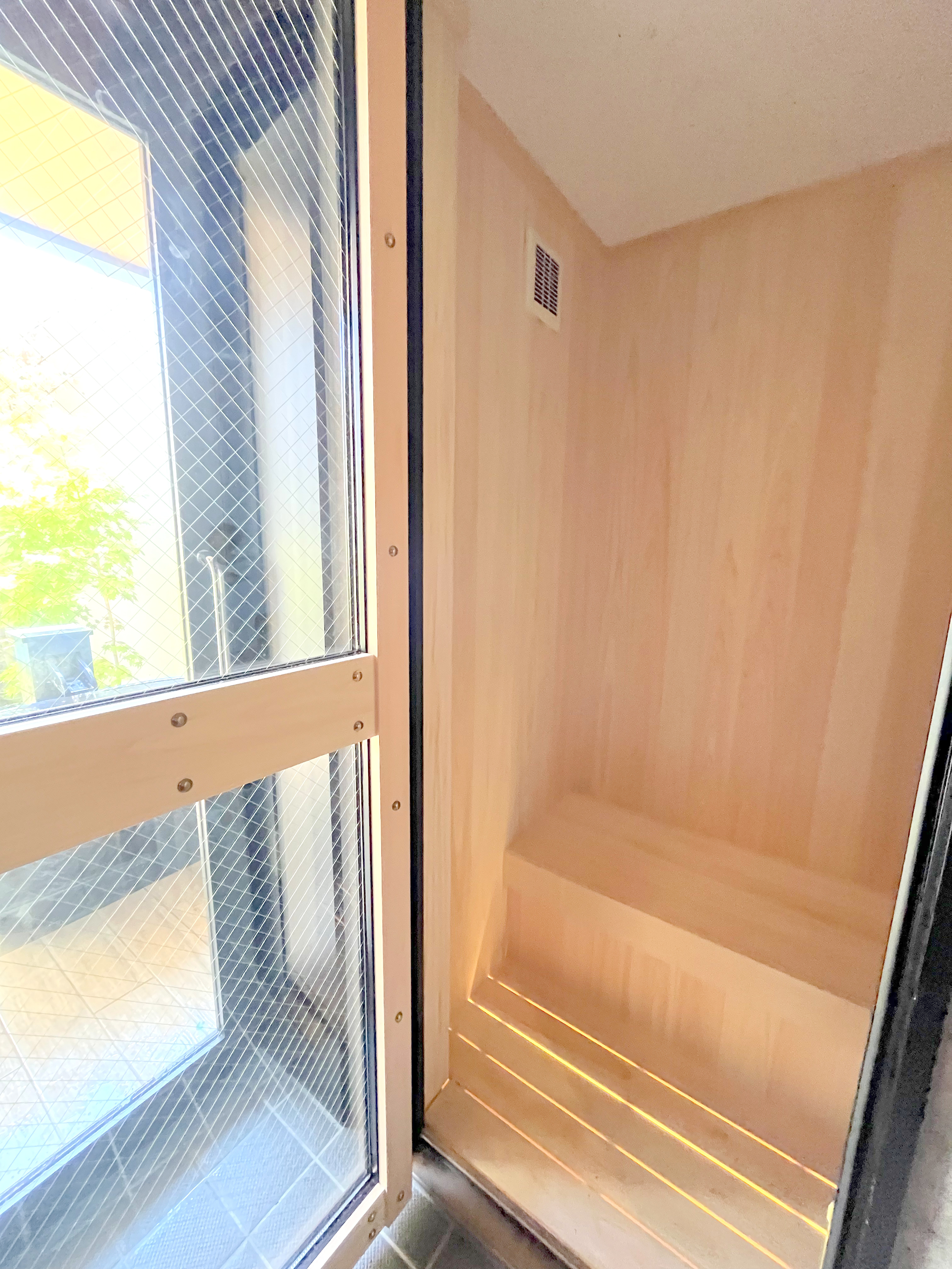 天然温泉かけ流し貸切露天風呂にはサウナもあります♪