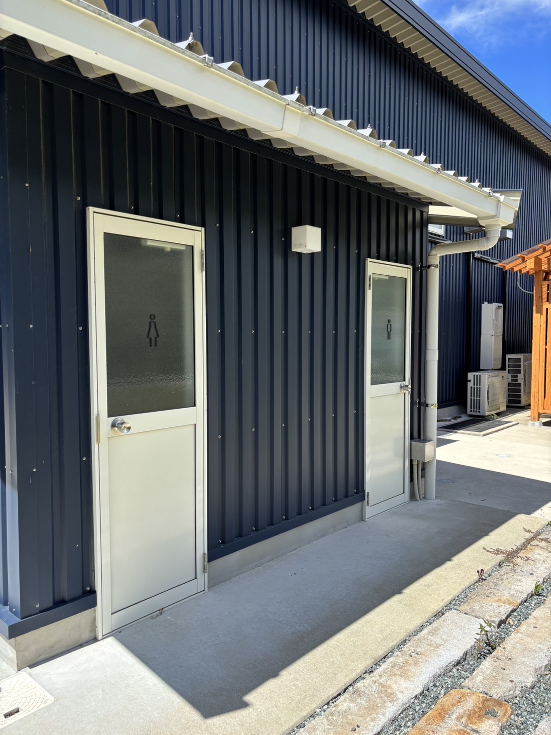 【お手洗い】いつでも利用可能なお手洗い設置。