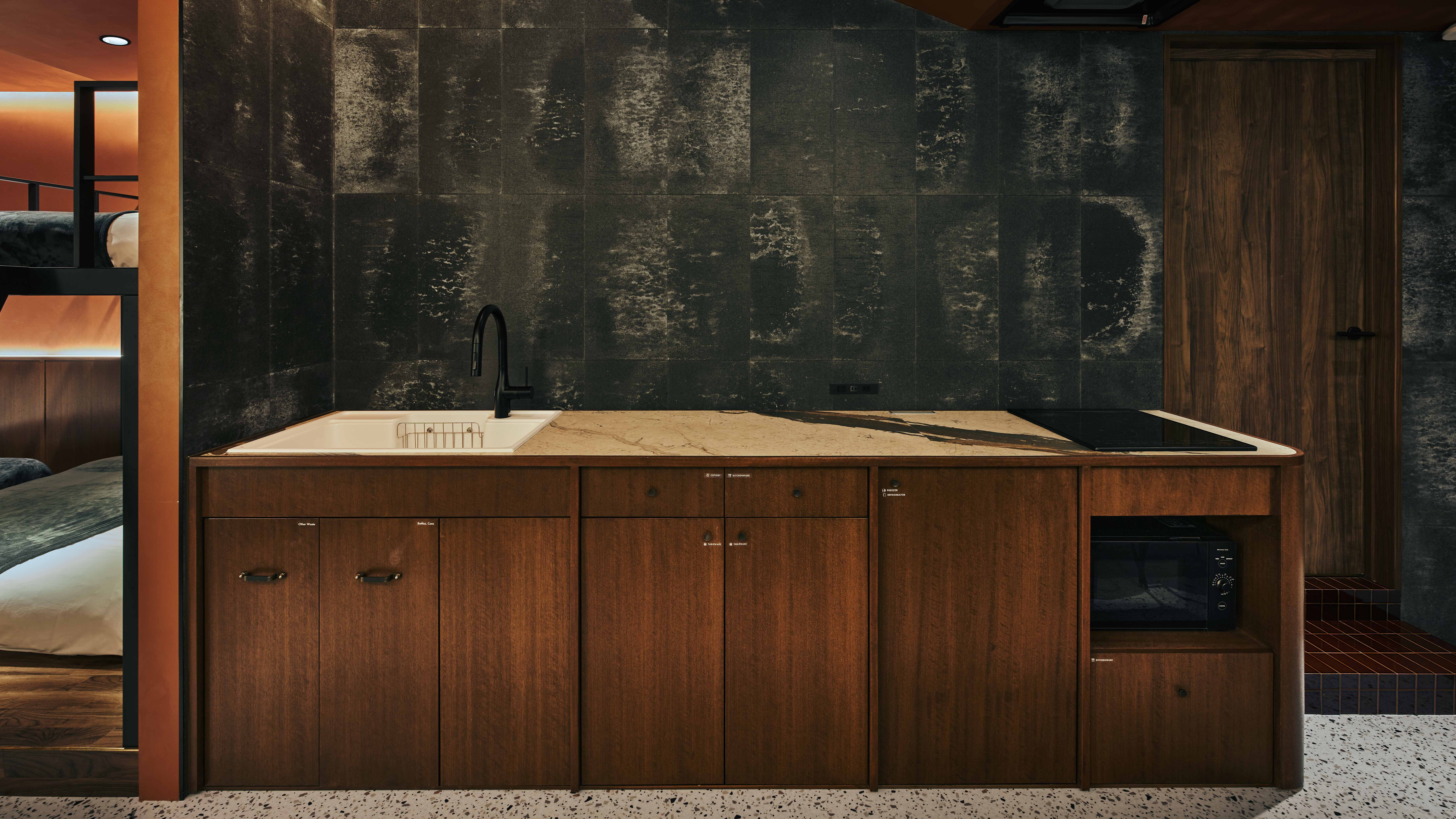 デラックススイート（701）　50㎡　キッチン、洗濯機付き　6名宿泊可能　