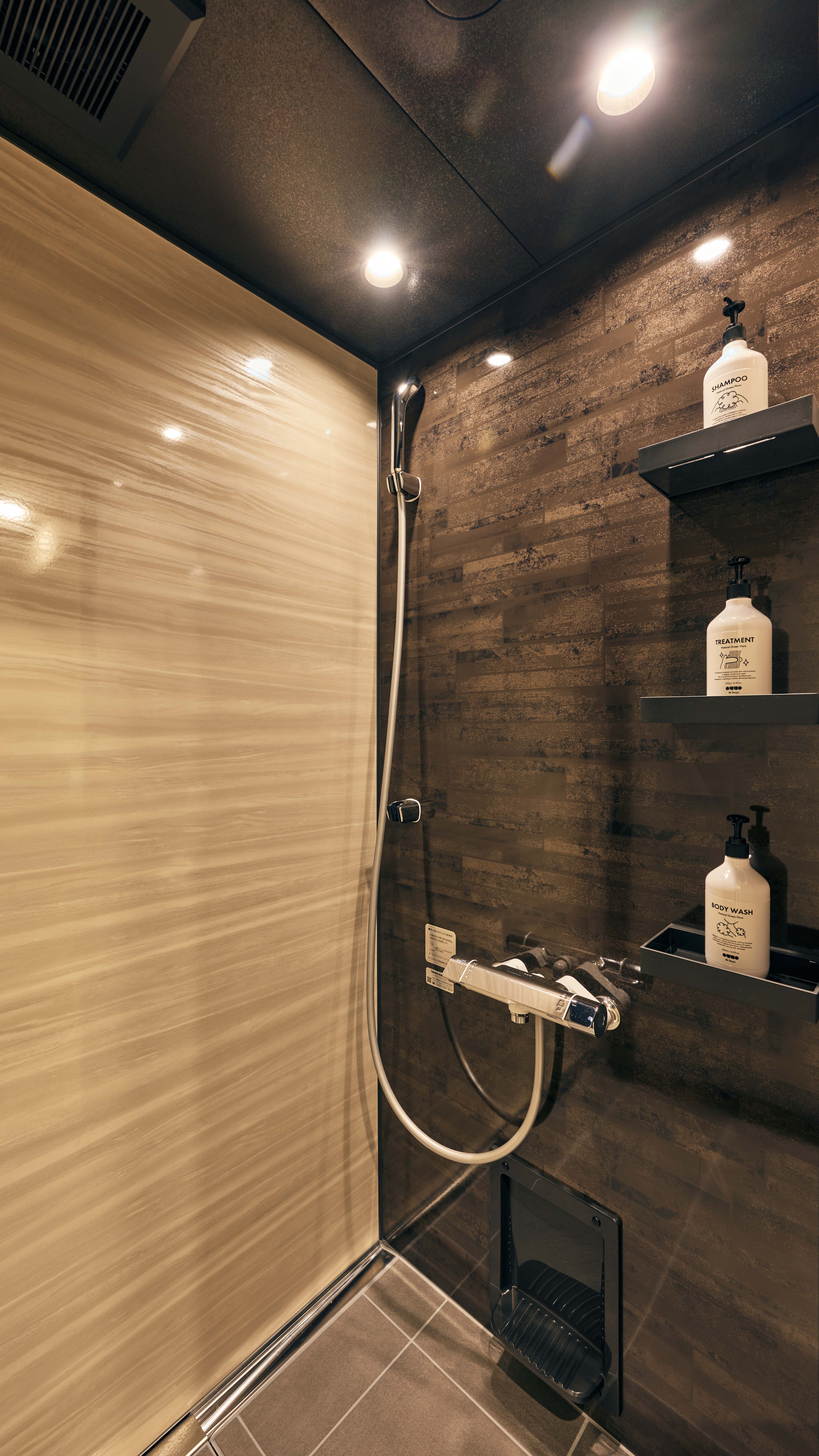 シャワールーム