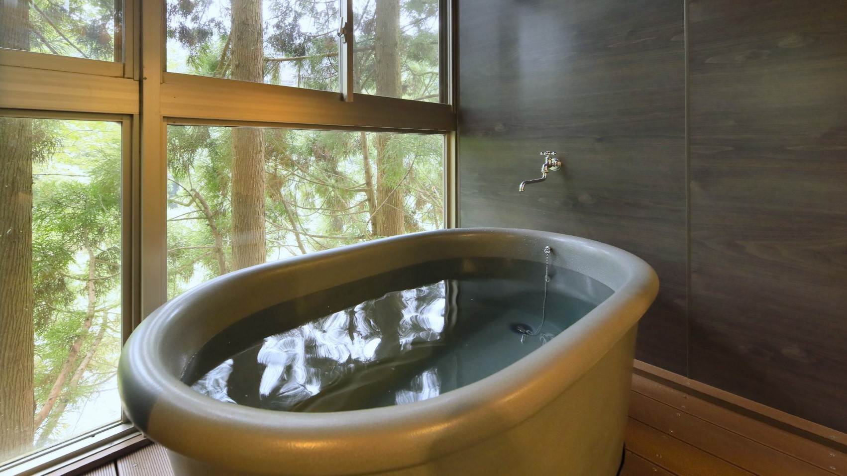 温泉半露天風呂付き特別和洋室