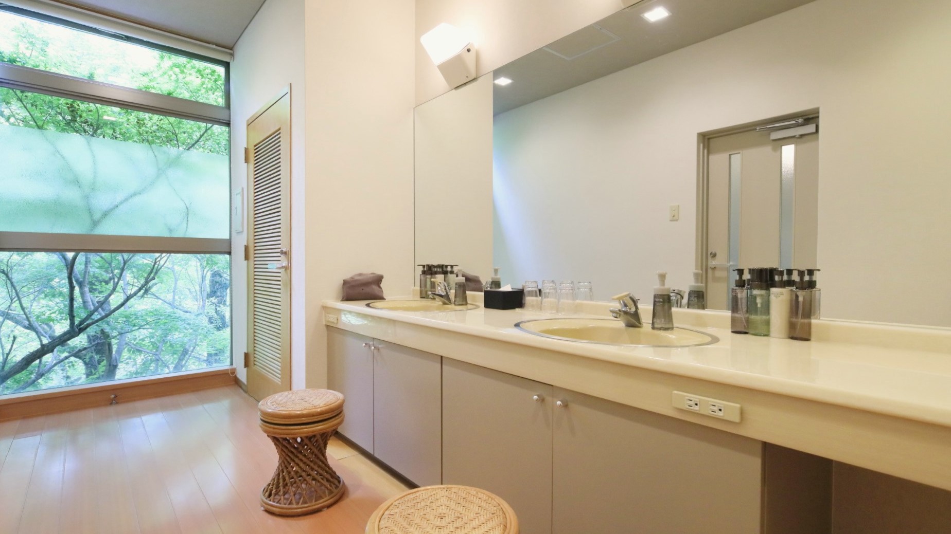 温泉半露天風呂付き特別和洋室