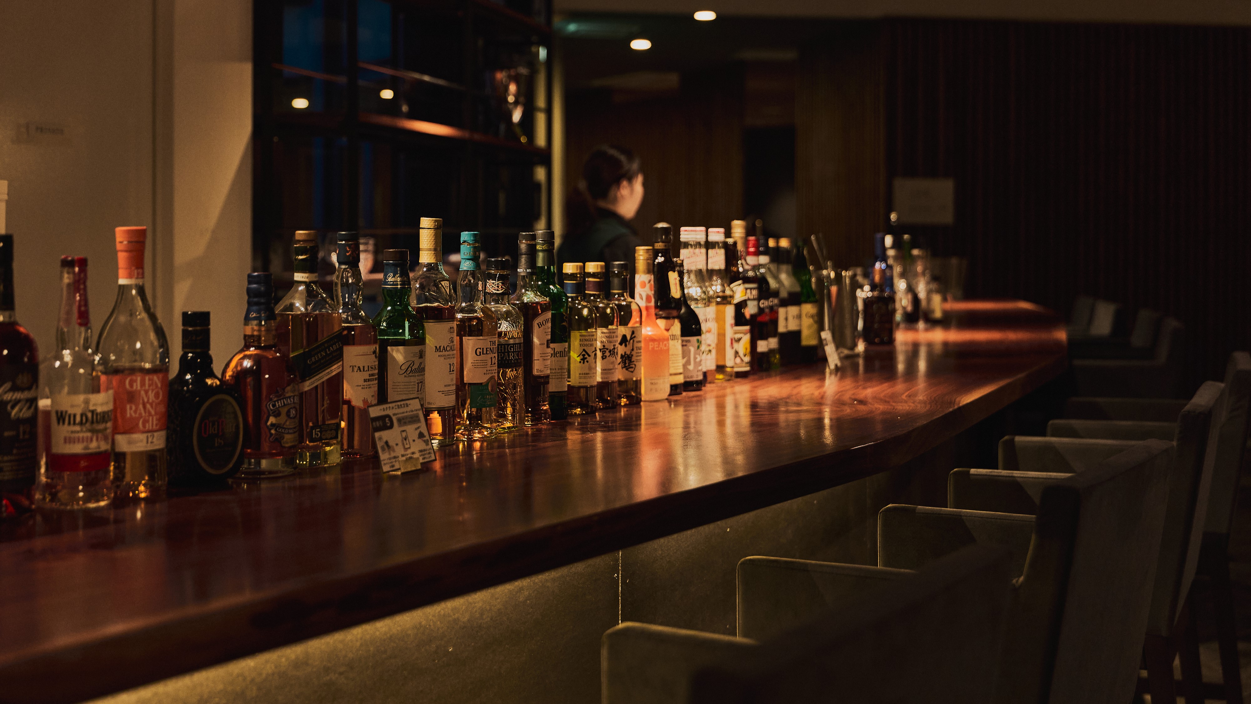 【BAR】お好きなカクテルで思い思いのひと時をおすごしください