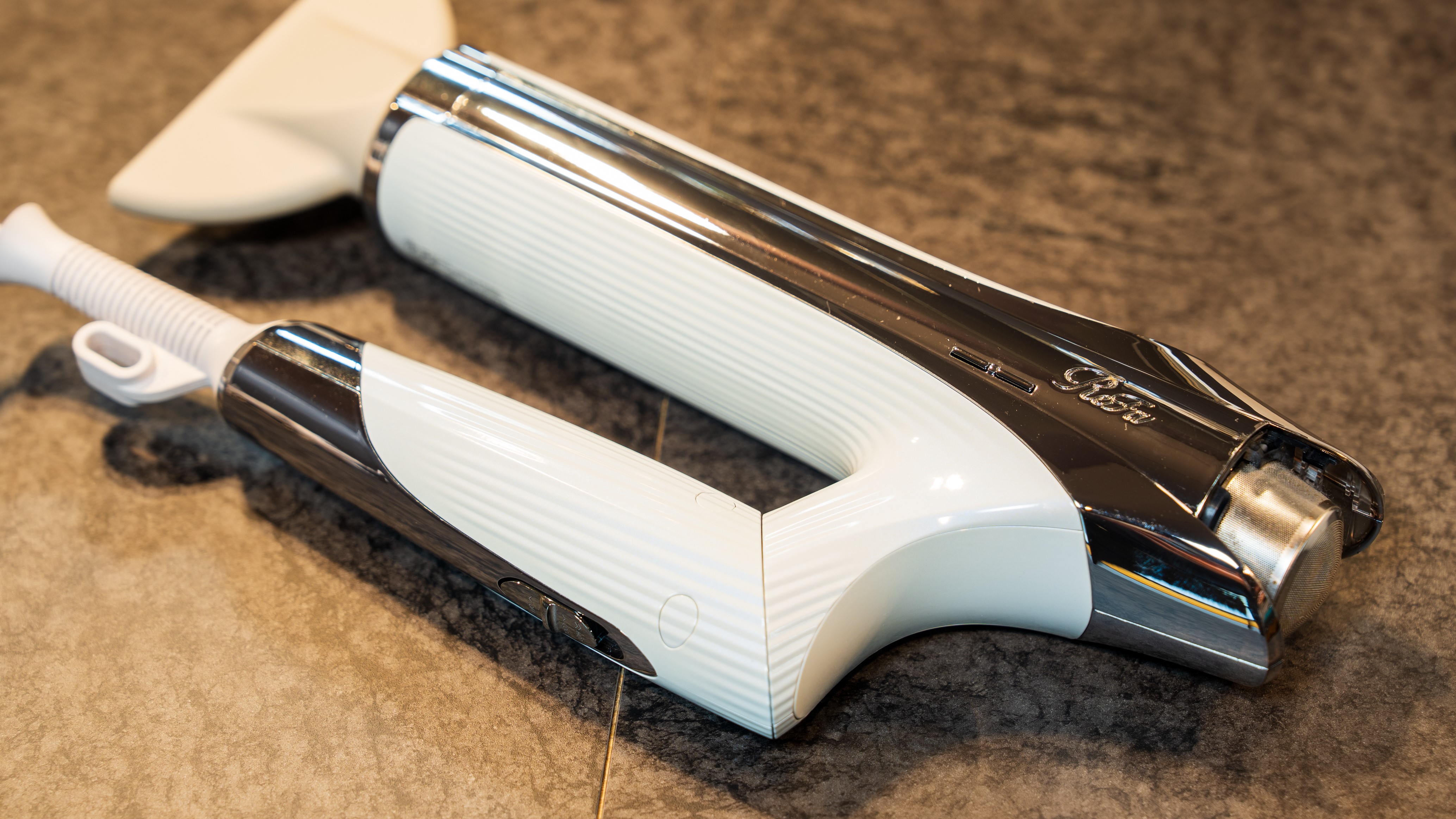 【大浴場】女性脱衣場には「Refa」のドライヤーを完備