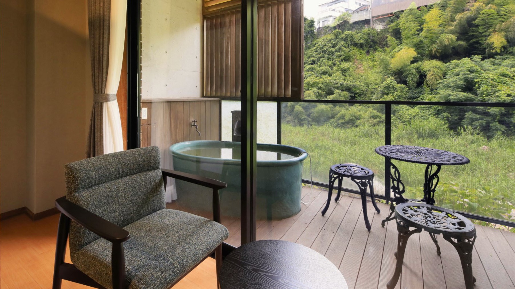 【露天風呂付き和室12畳】ゆったりとおくつろぎください。