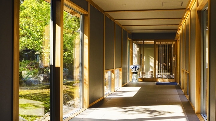 【5％OFF】【楽天スーパーSALE】源泉かけ流し美肌の湯でリラックス＜駅まで徒歩5分＞【素泊まり】