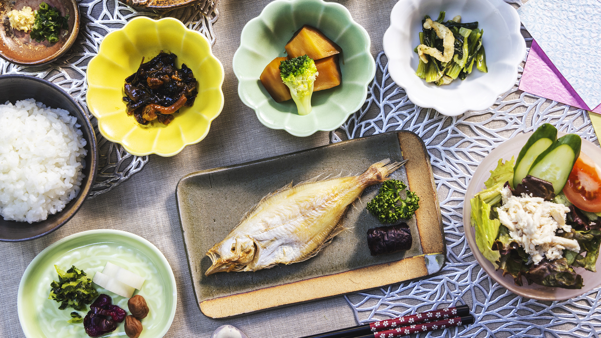 【朝食】新鮮な食材を使った、バランスの良い献立が一日の始まりを豊かにいたします。