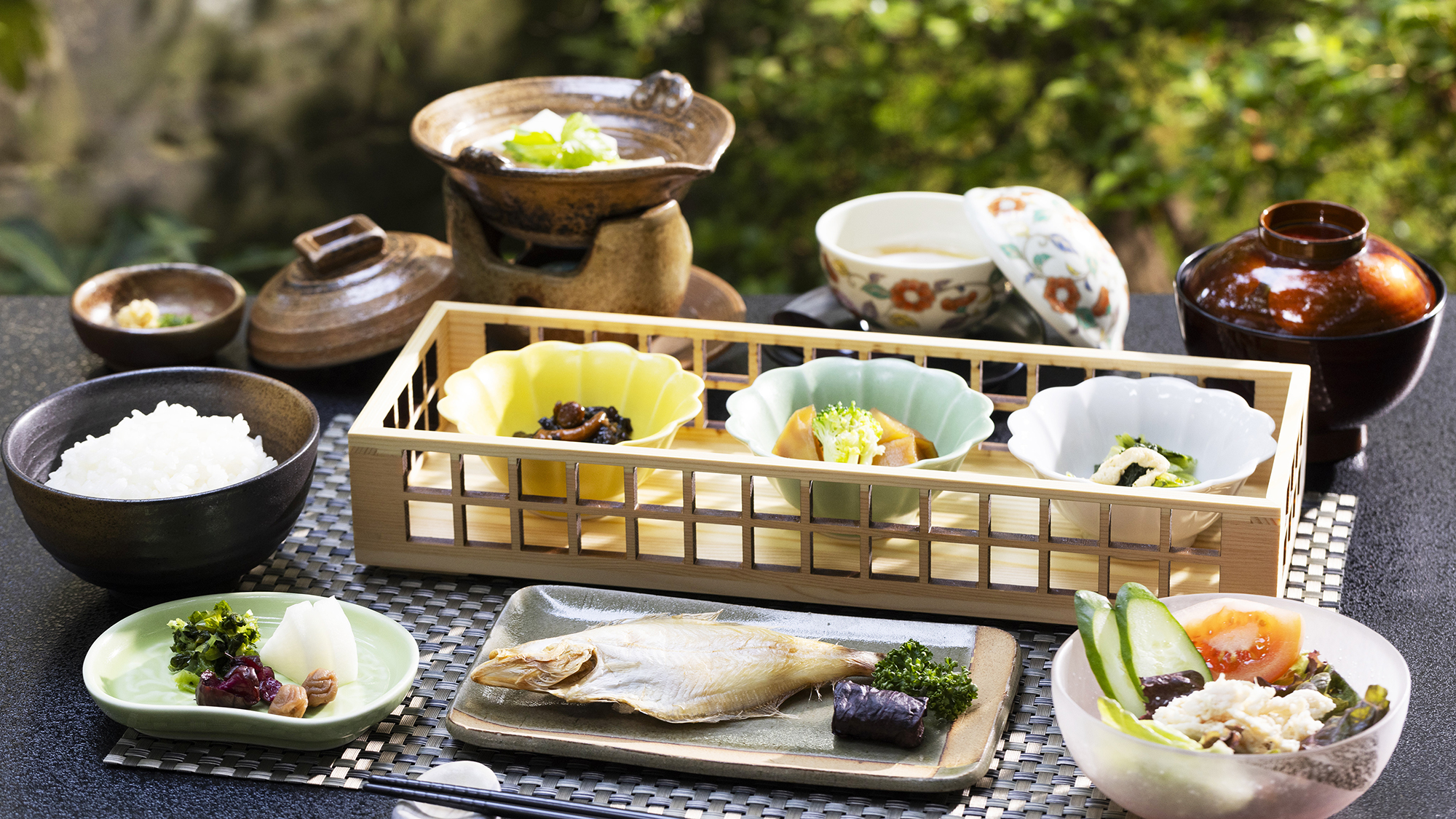 【朝食】新鮮な食材を使った、バランスの良い献立が一日の始まりを豊かにいたします。