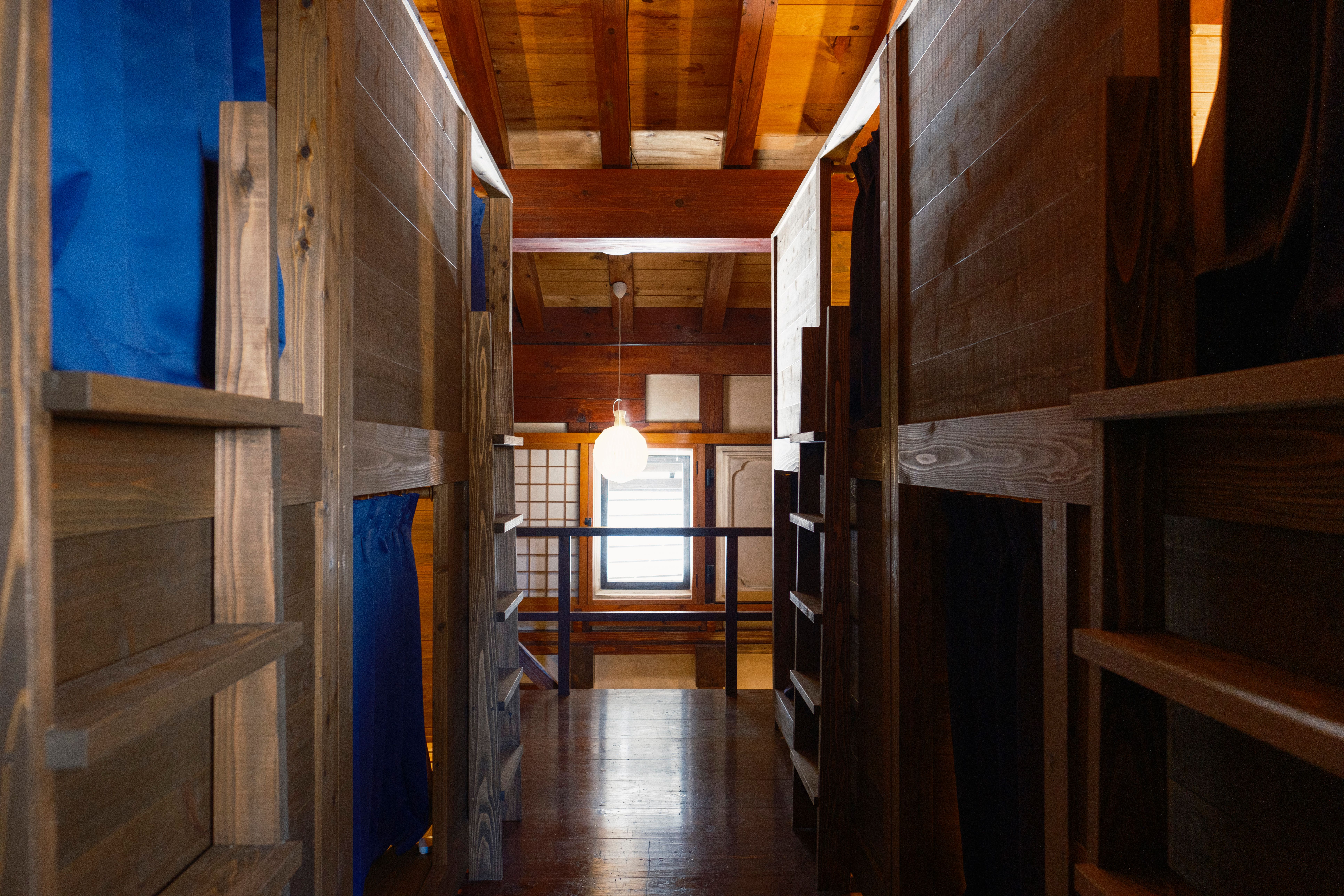 Bank Room｜秋田杉を用いたセミダブルサイズのオリジナル二段ベッドが人気のバンクルーム