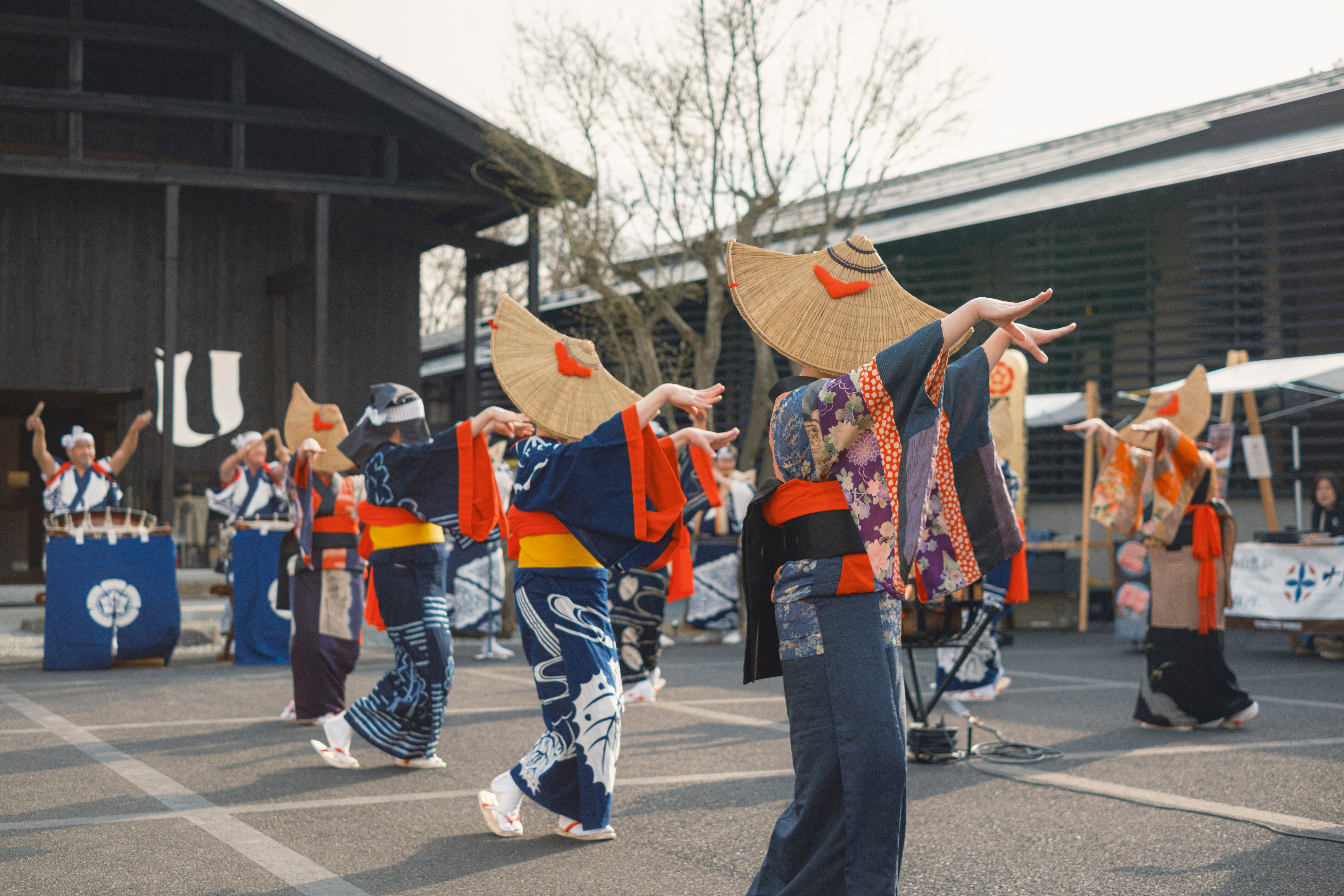 Event：ラウンジ棟前のひろばで行われた西馬音内盆踊りの特別公演