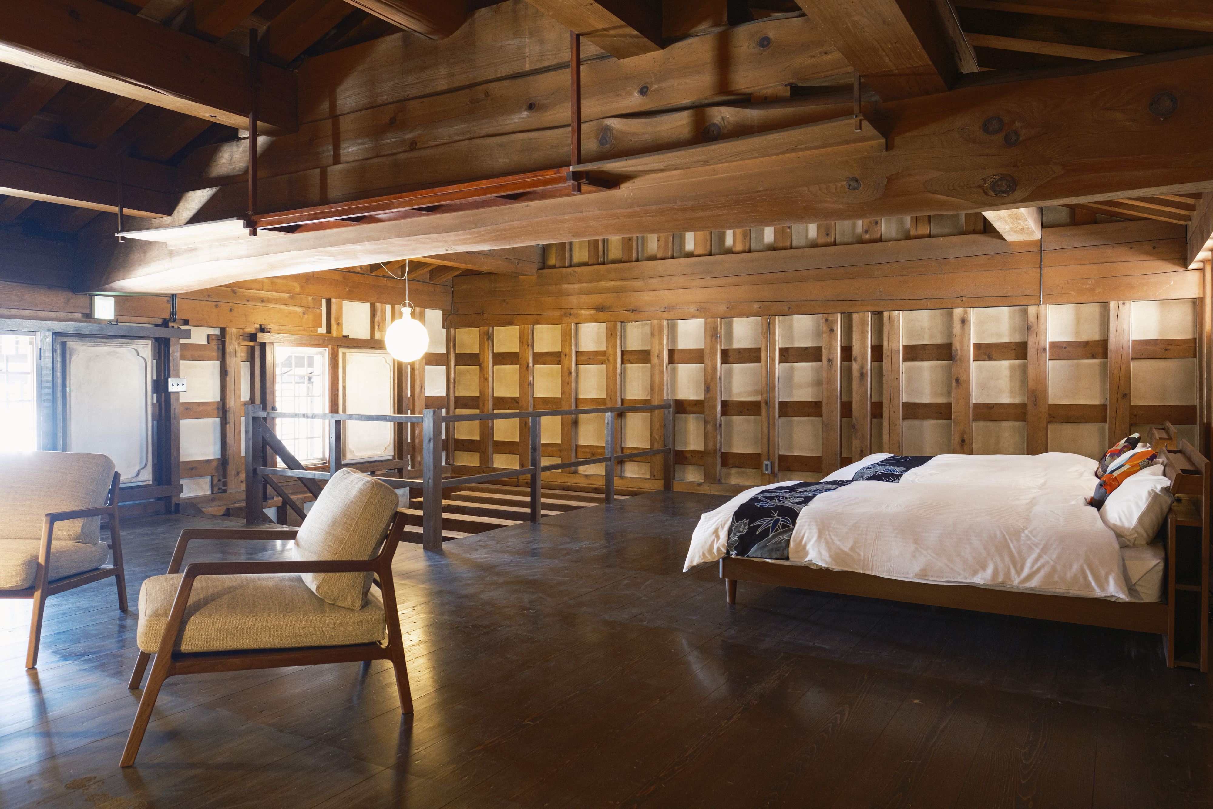 Suite with Hanui｜2Fには最高級37cm厚ポケットコイルマットレスのダブルベッド2台