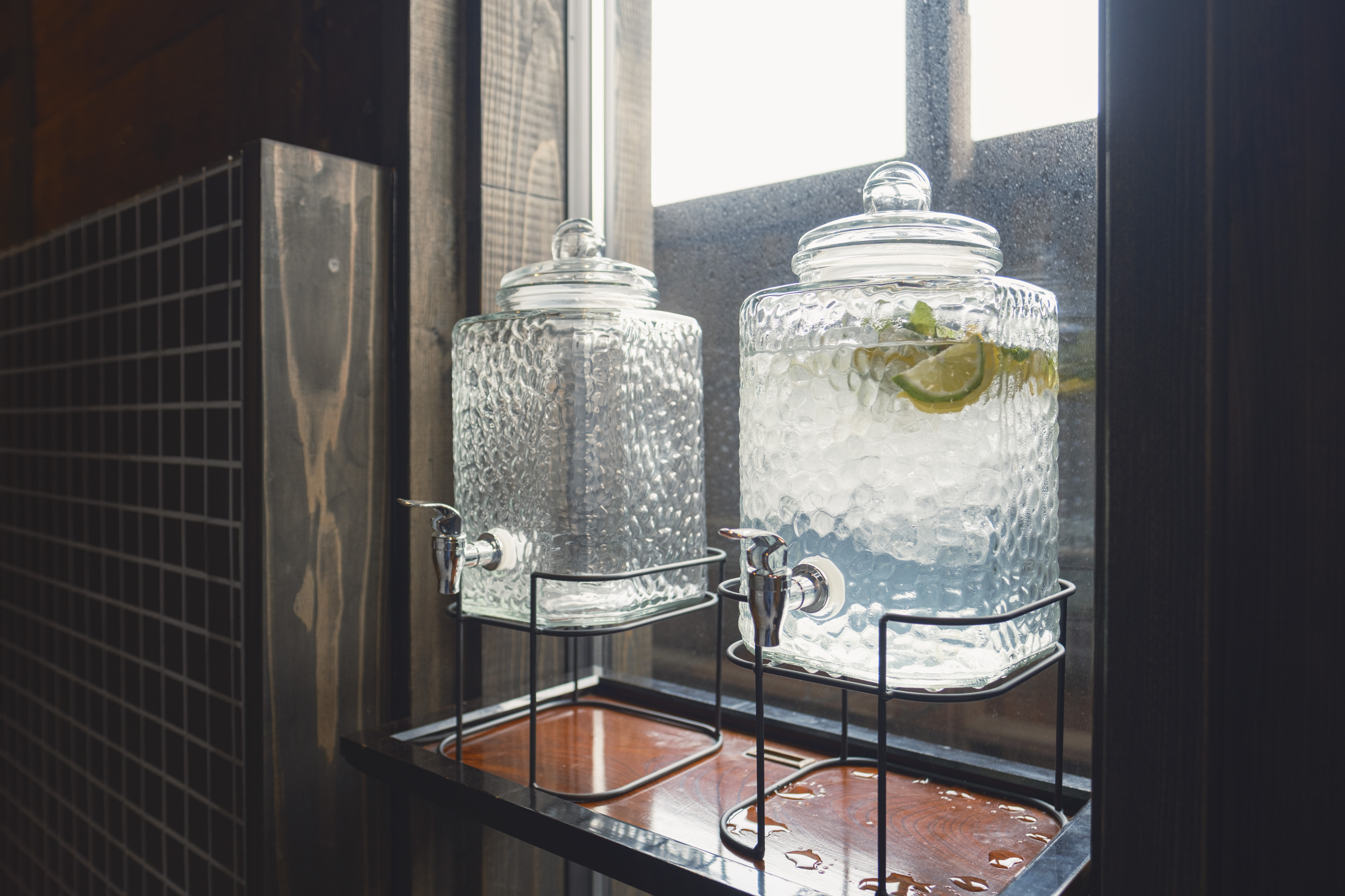 Sauna｜サウナ内にデトックスウォーターを用意