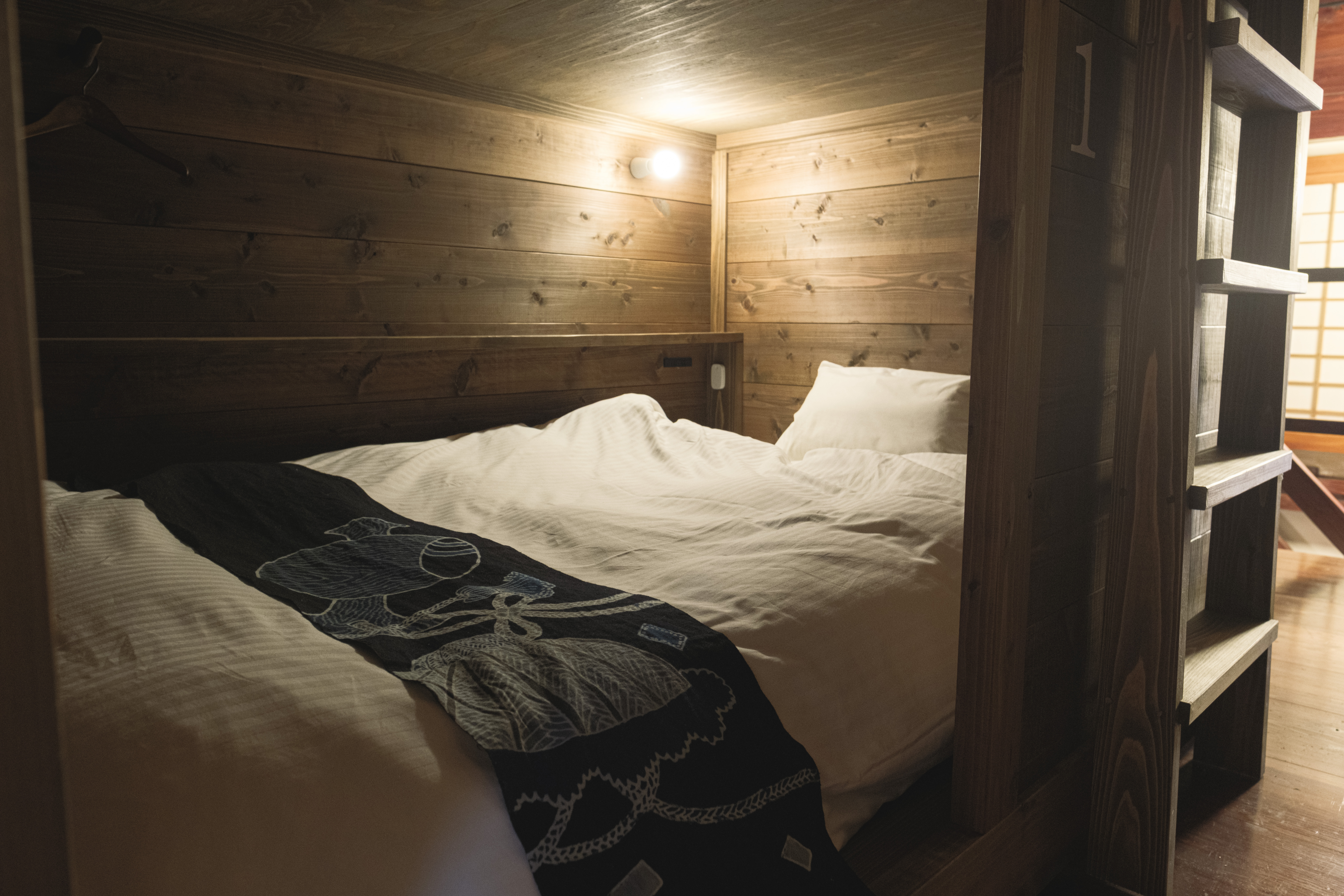 Bank Room｜秋田杉を用いたセミダブルサイズのオリジナル二段ベッドが人気のバンクルーム