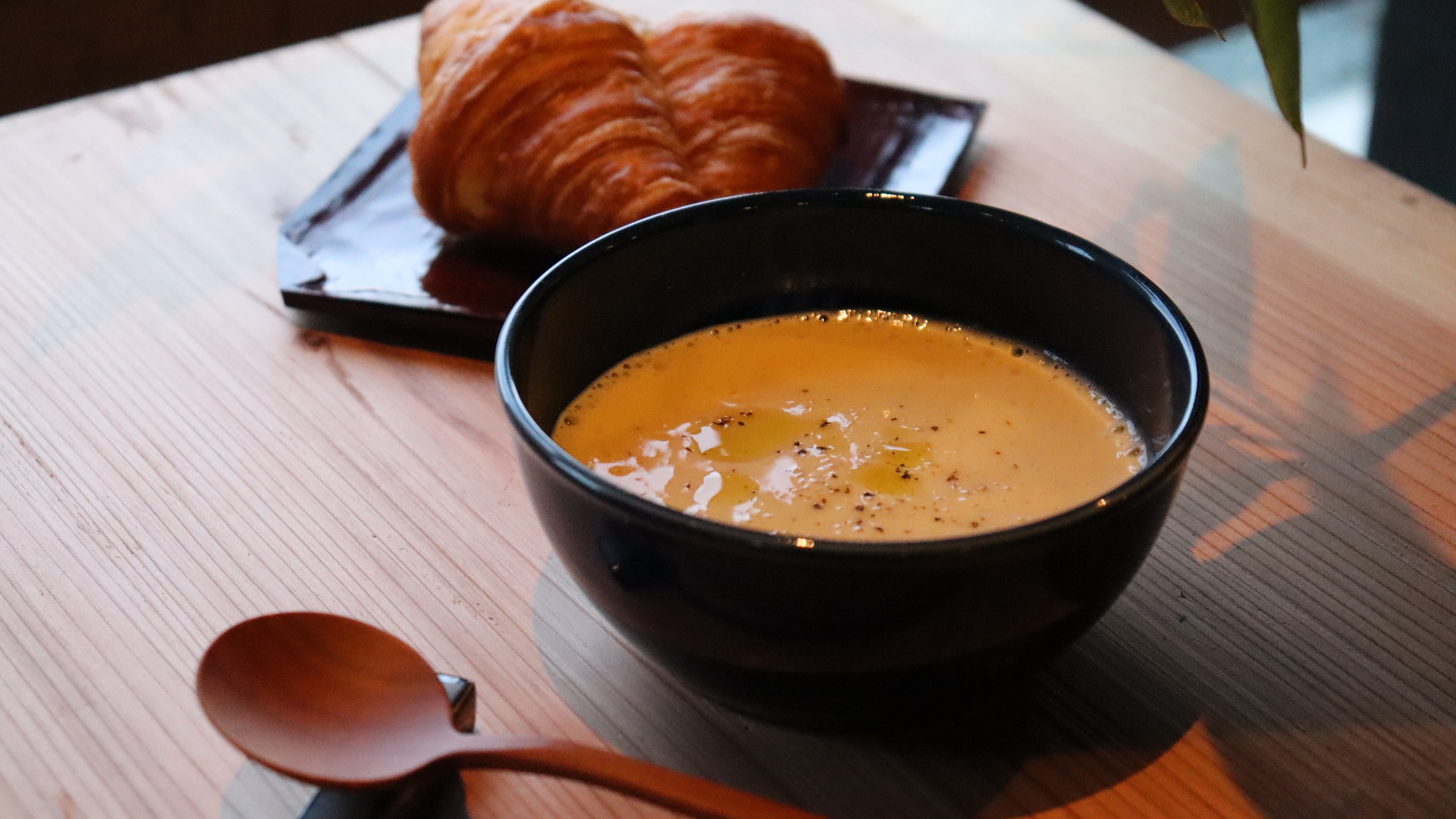 カフェメニュー｜焼き芋と寒麹の豆乳ポタージュ