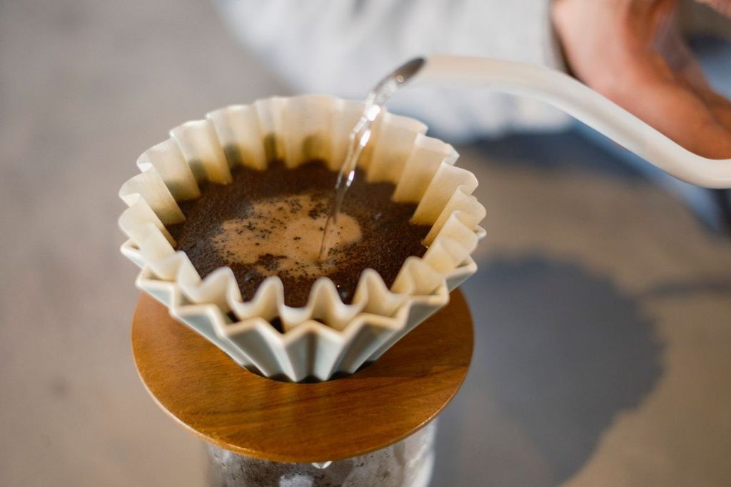 Cafe & Bar｜ラウンジ内カフェ&バーで評判のハンドドリップコーヒーは浅煎りと中深煎りをご用意