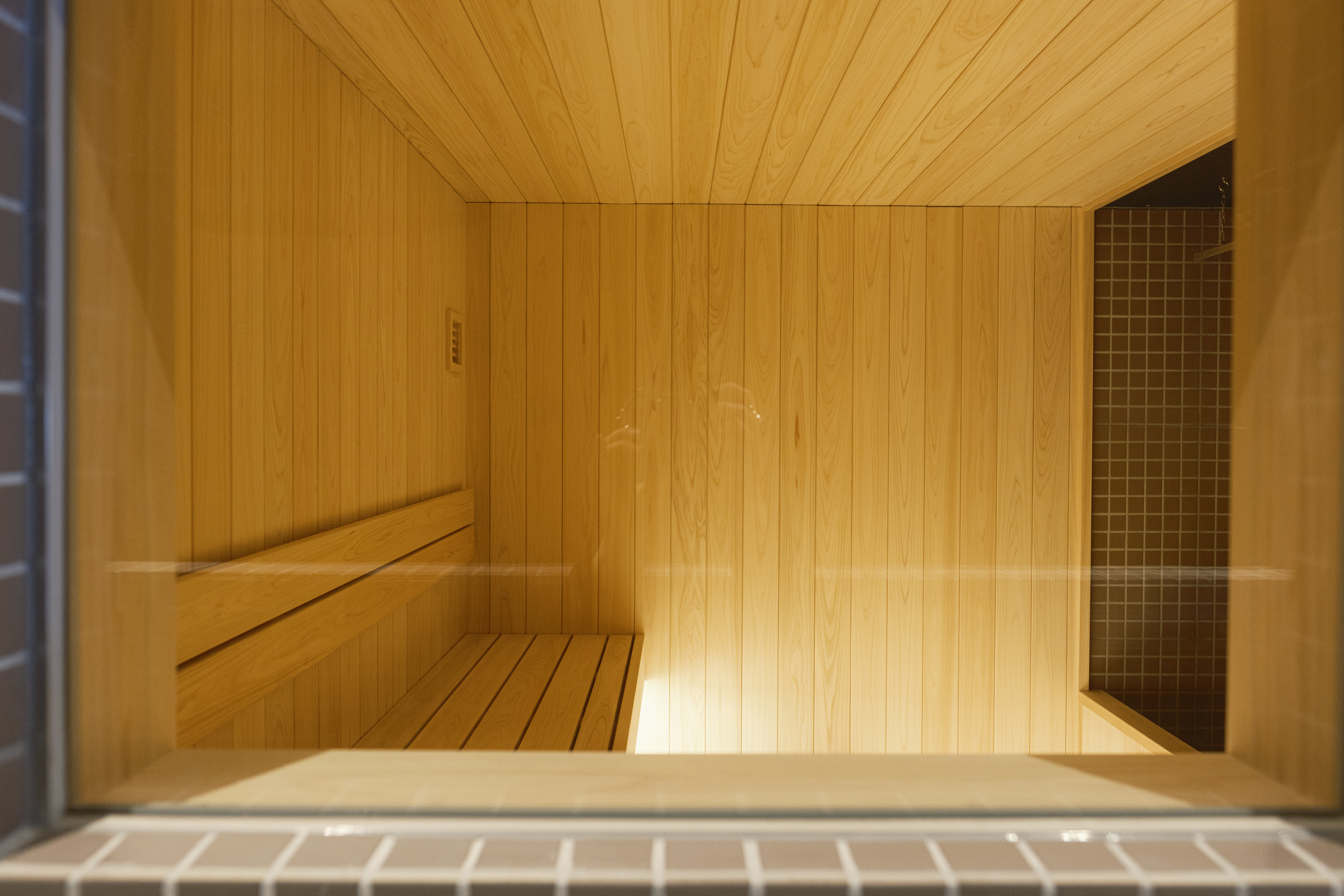 Sauna｜西馬音内盆踊りのお囃子が流れるサウナ室