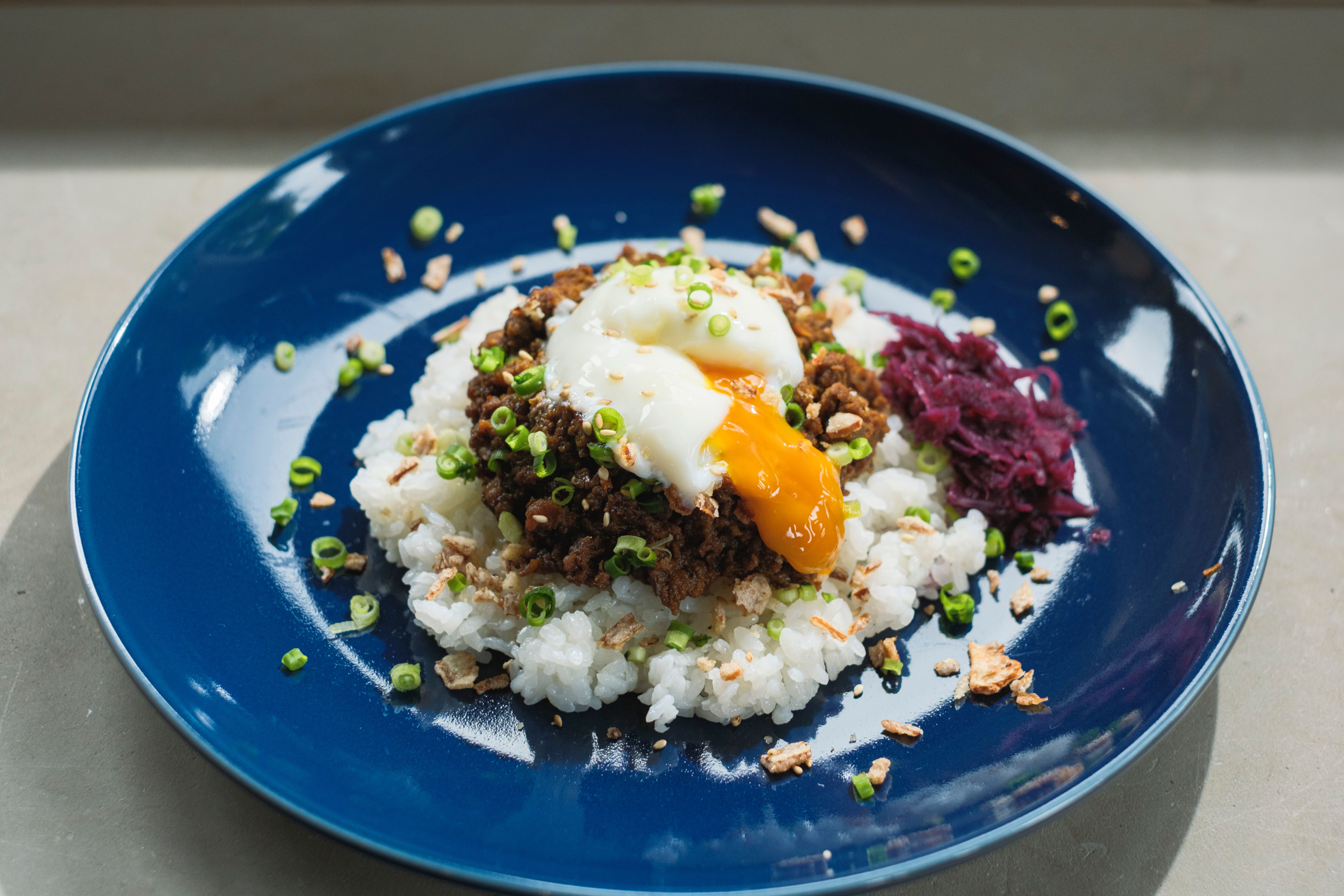 Cafe & Bar｜ラウンジ内カフェ&バーで提供している発酵スパイスカレー