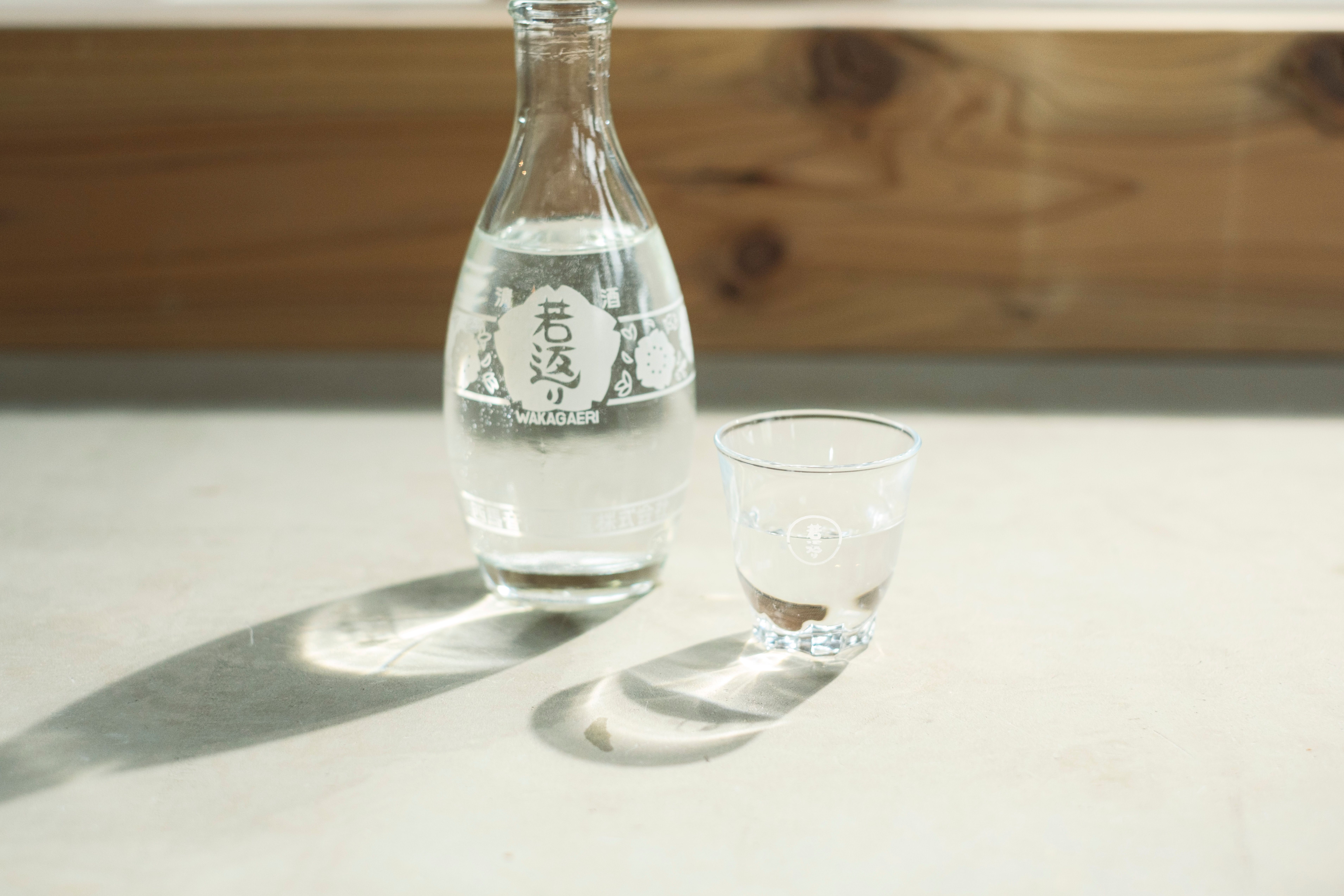 Cafe & Bar｜ラウンジ内カフェ&バーではこだわりの日本酒もラインナップ