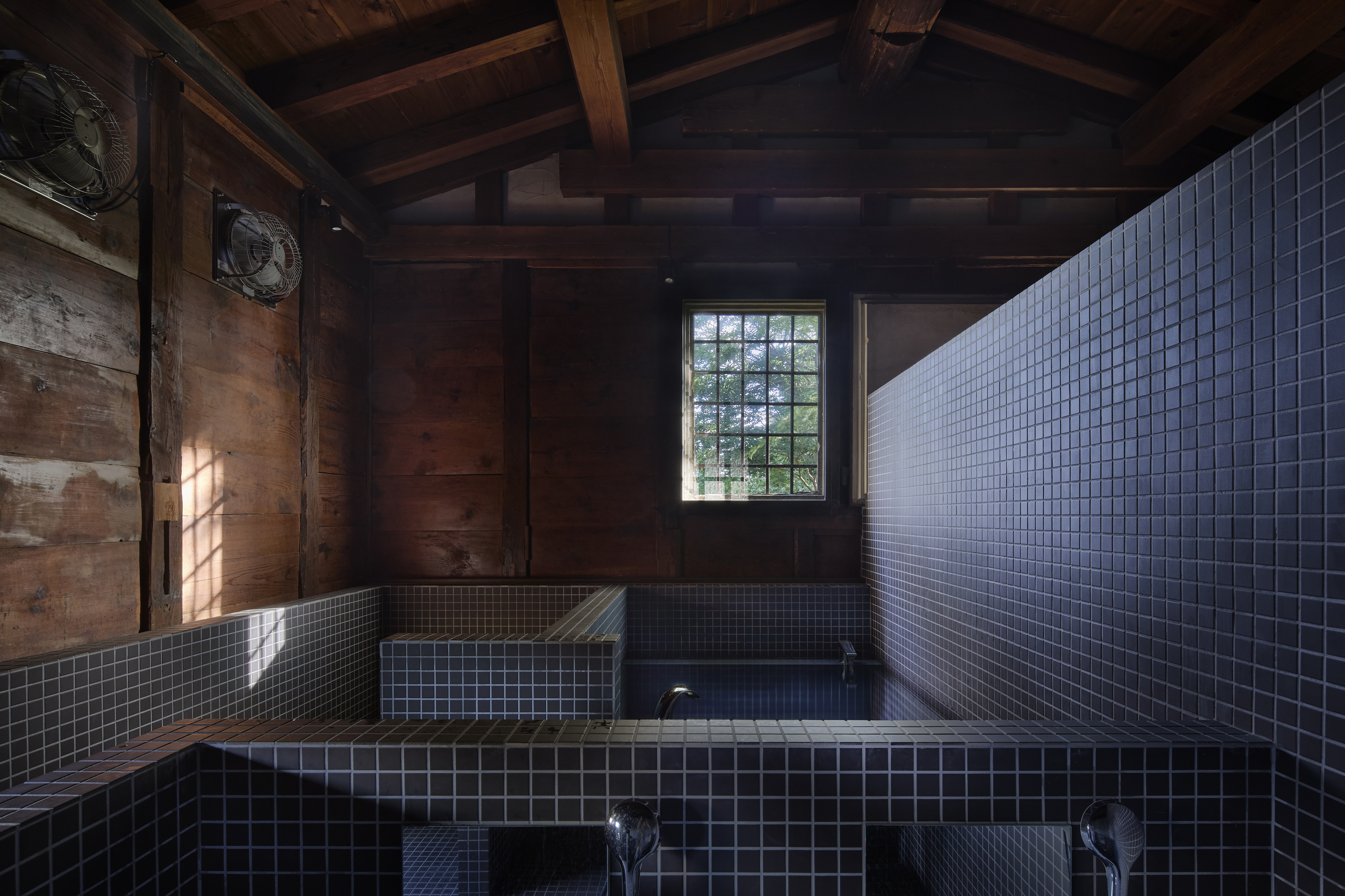 Sauna｜蔵をそのまま活用したサウナはパブリックとプライベートの2タイプあり（予約制）