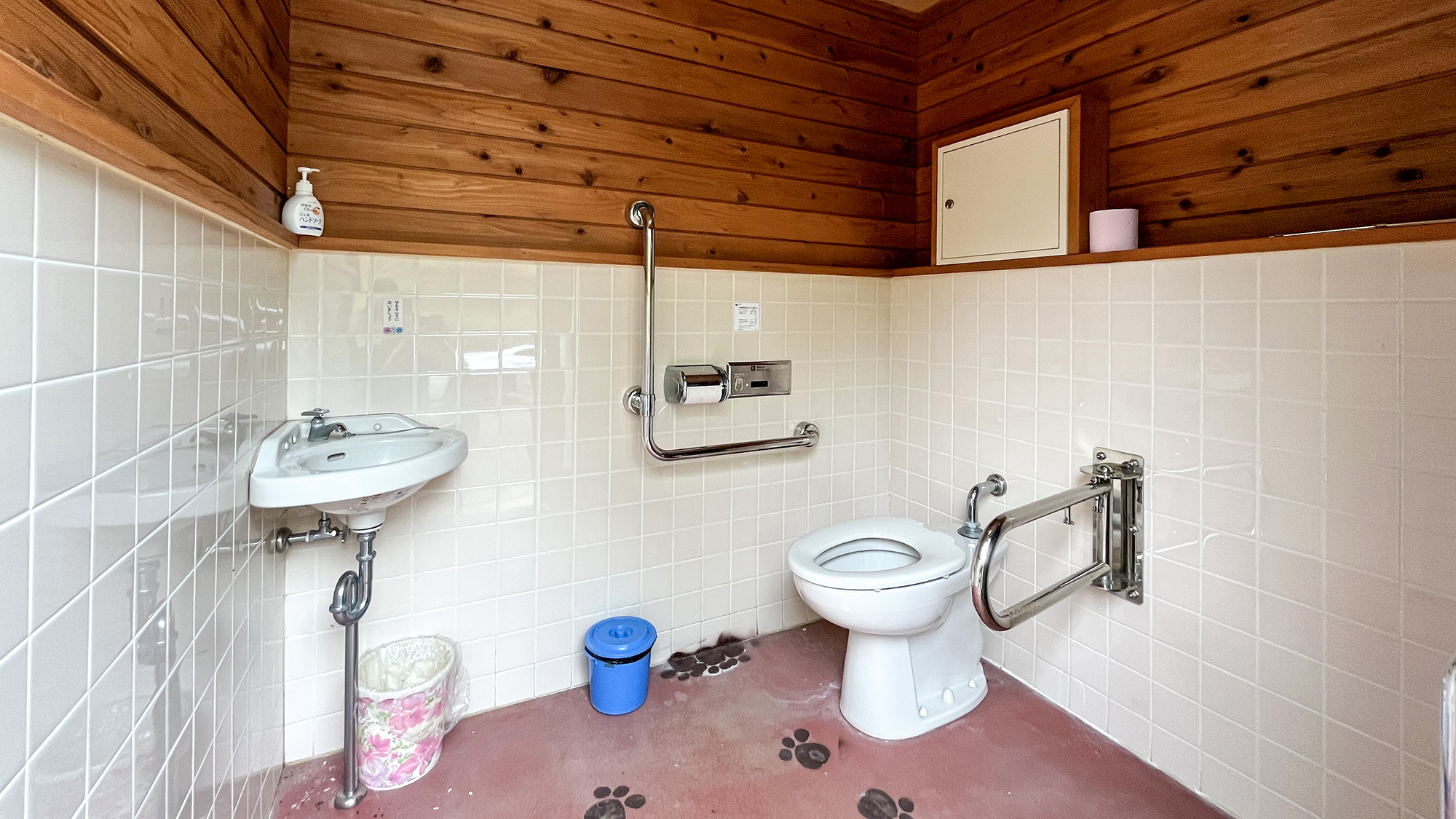 #園内共有トイレ　多目的トイレ