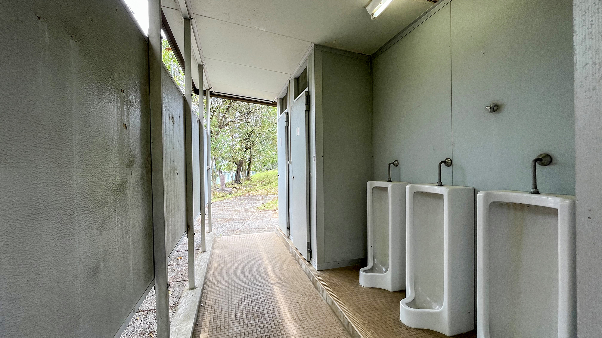 #園内共有トイレ　園内には複数の共有トイレがございます