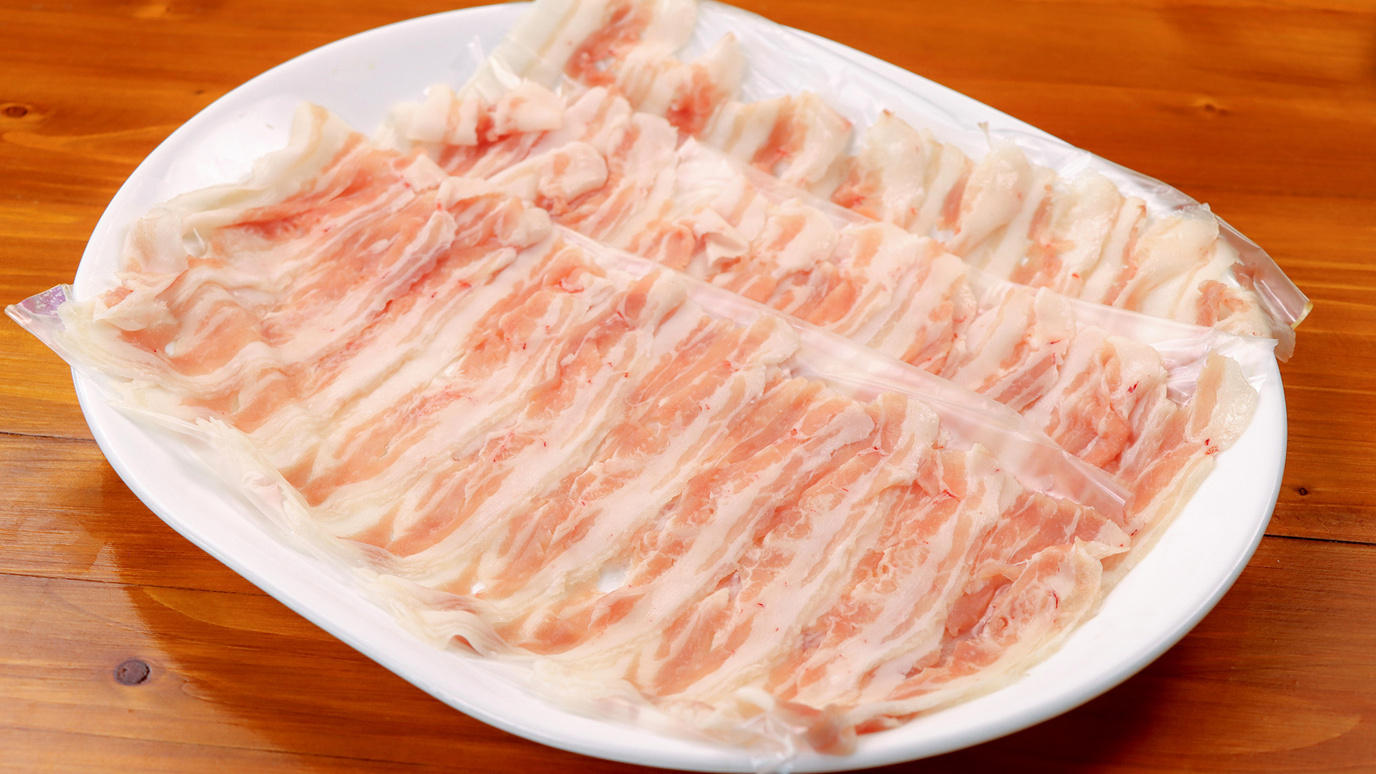 #夕食一例　脂はほんのり甘く、さっぱりといただける豚肉　口いっぱいに旨みが広がります。