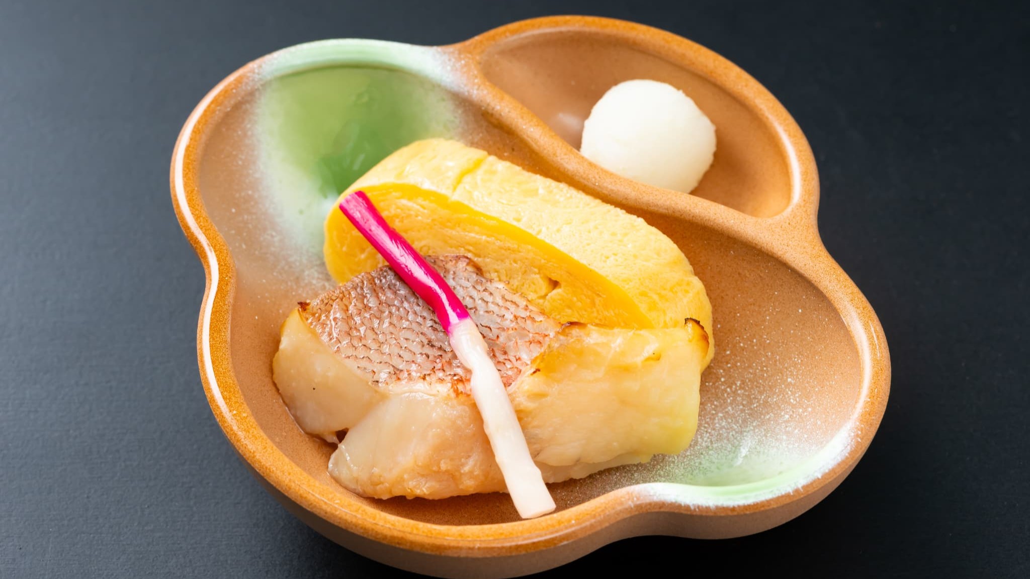 【朝食一例】赤魚幽庵焼き・出汁巻き卵