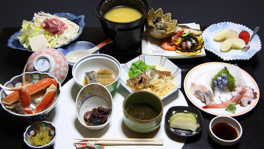 *夕食一例/様々な和倉のおいしさを味わっていただけます。旬の食材を仕入れによって調理いたします。