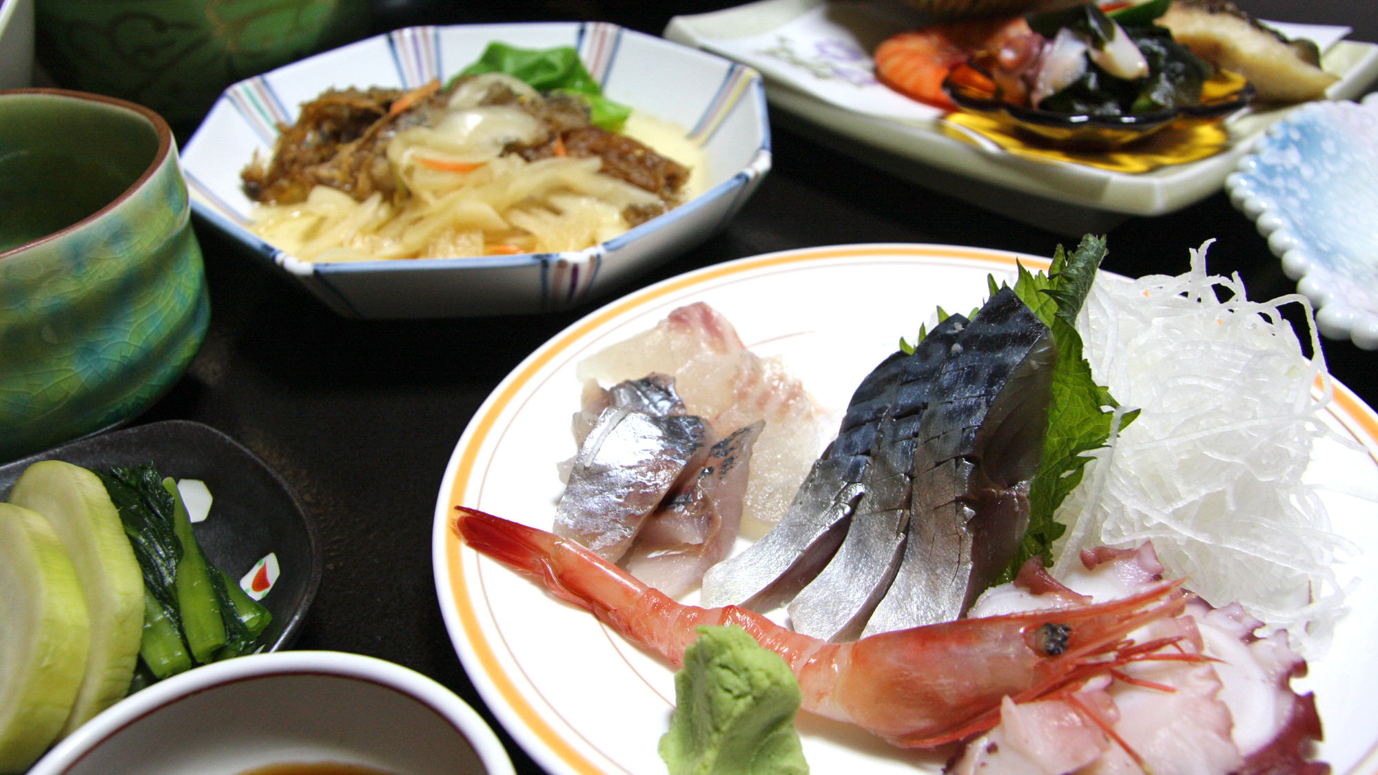 *夕食一例/様々な和倉のおいしさを味わっていただけます。旬の食材を仕入れによって調理いたします。