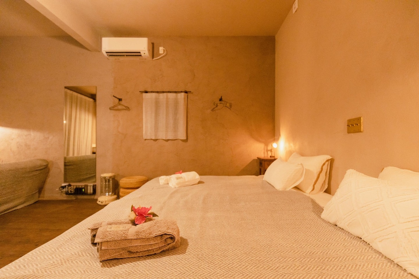 セミダブルベッド【room 1】