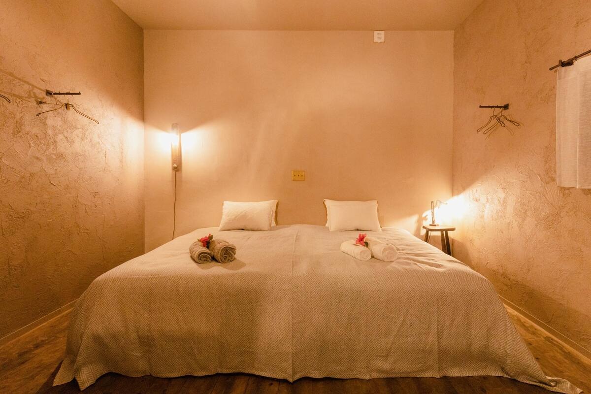 セミダブルベッド【room0】