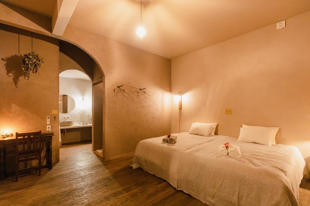 セミダブルベッド【room0】