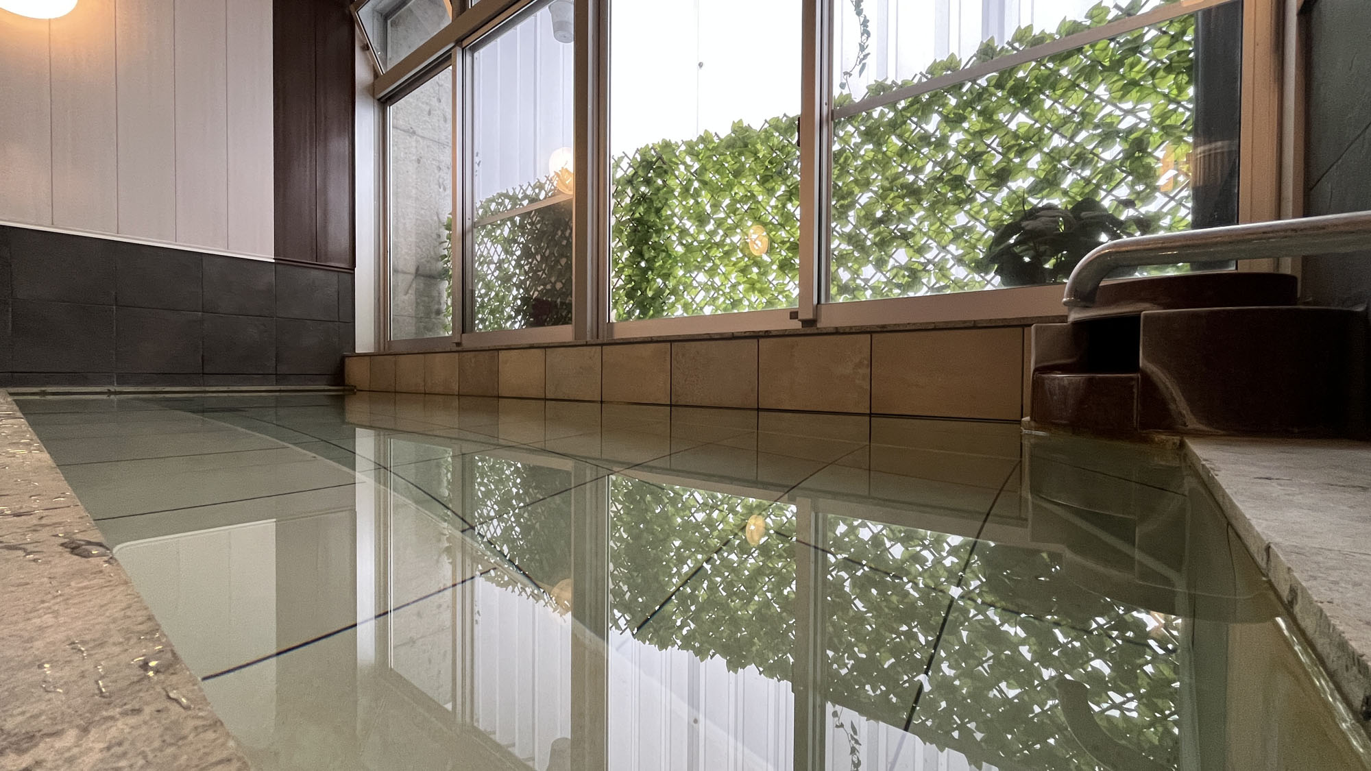 女湯　17時から22時まで入浴可*