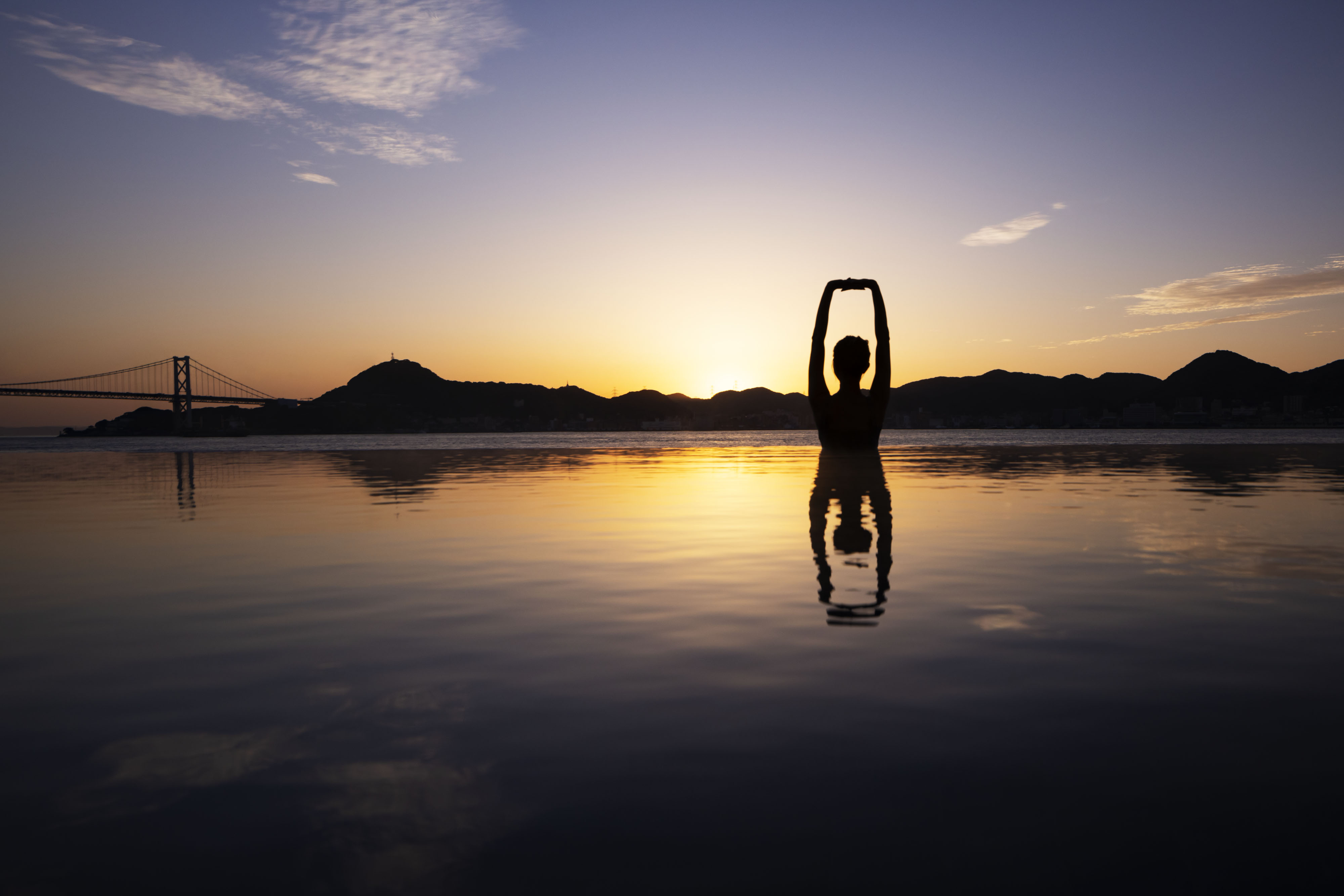 朝焼けインフィニティプール