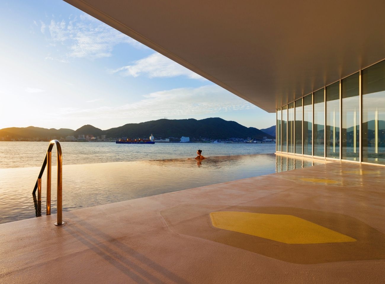 インフィニティプール